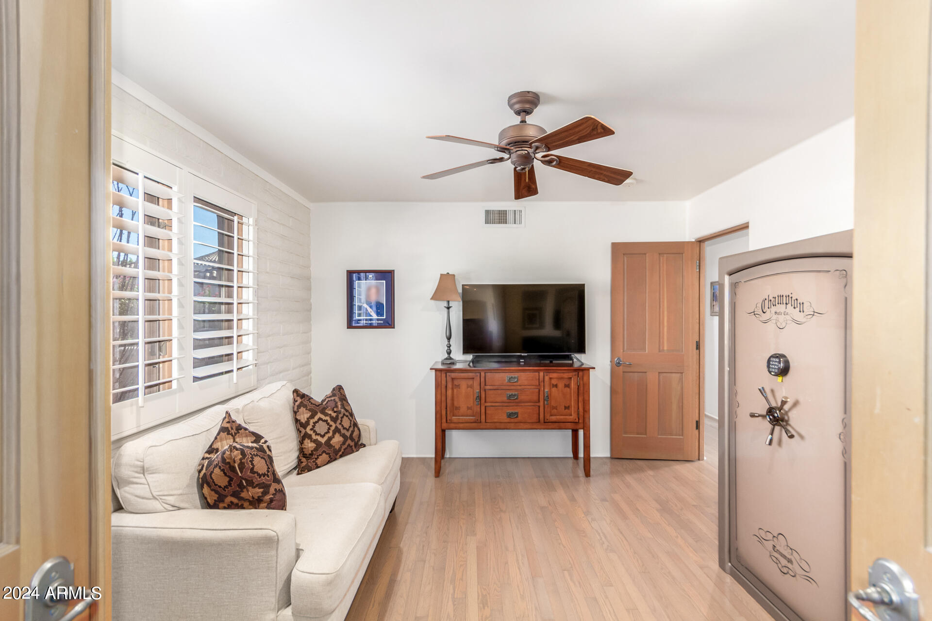 12012 N OAKHURST Way