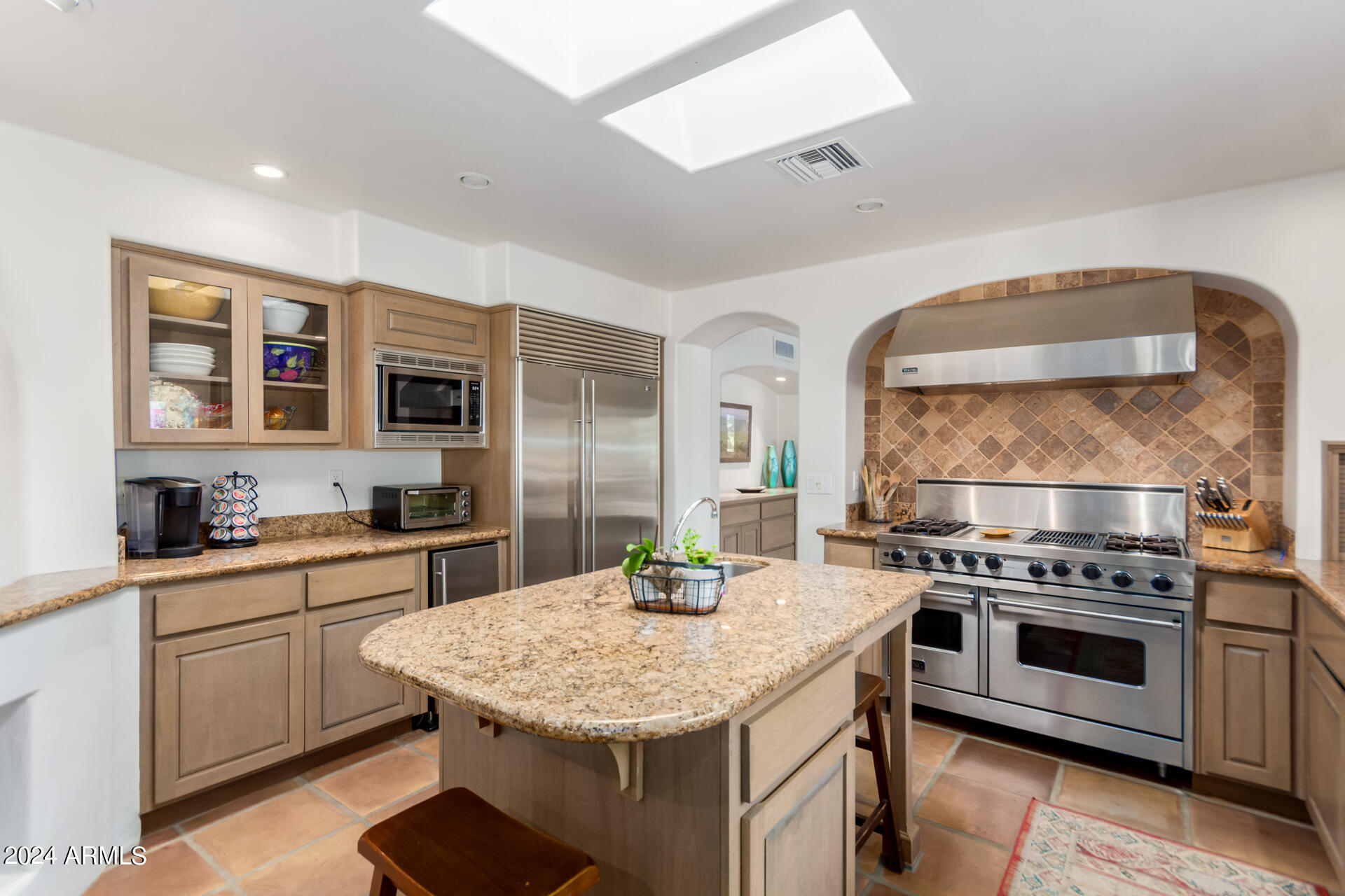 12012 N OAKHURST Way