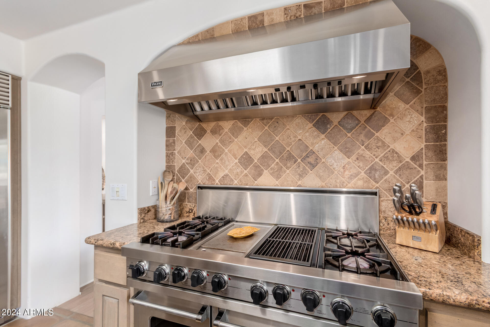 12012 N OAKHURST Way