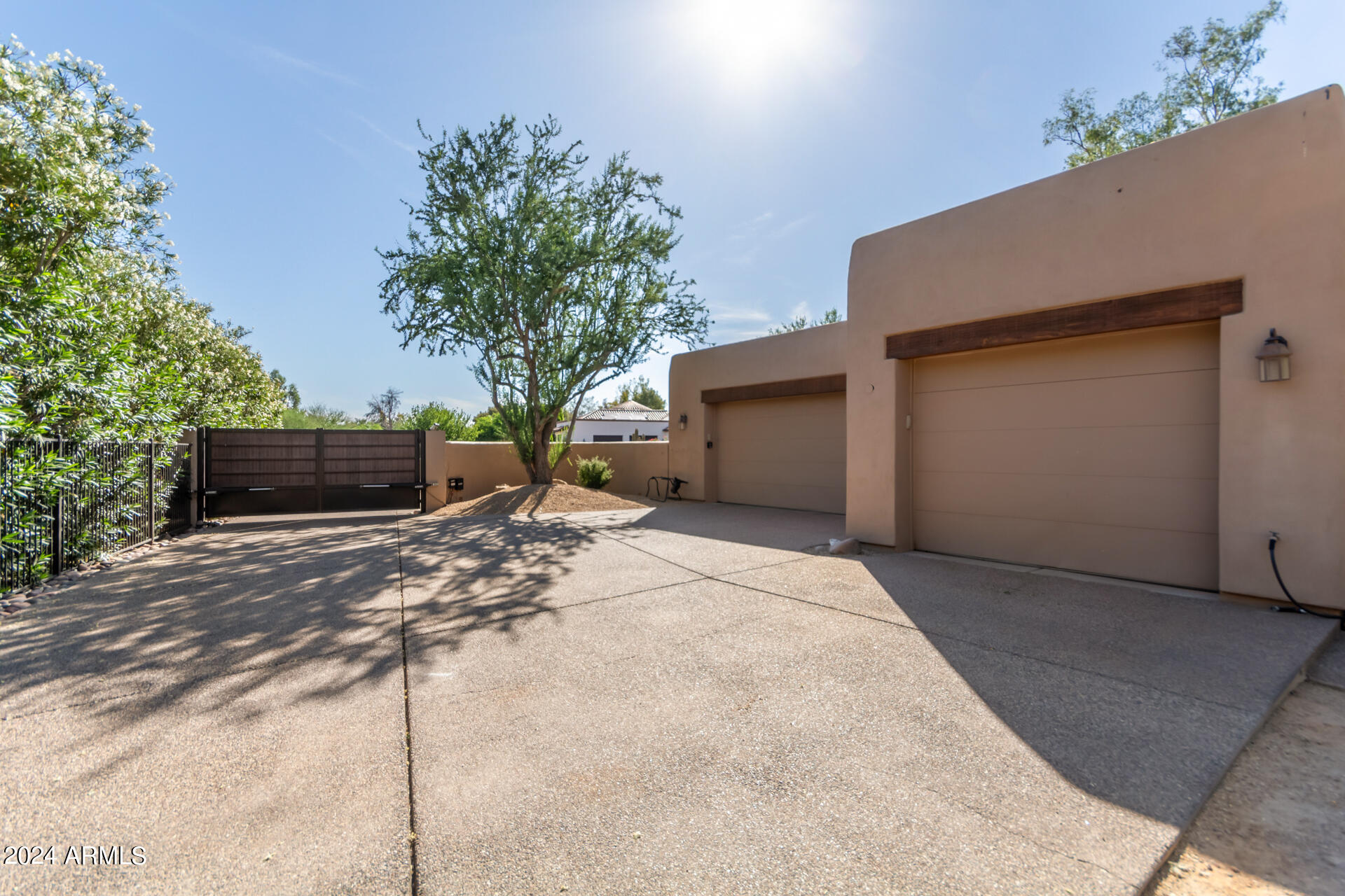 12012 N OAKHURST Way