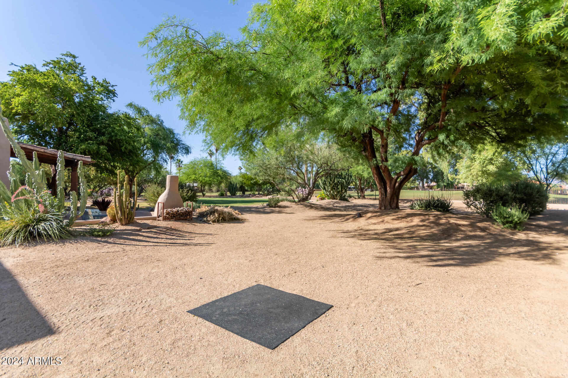 12012 N OAKHURST Way