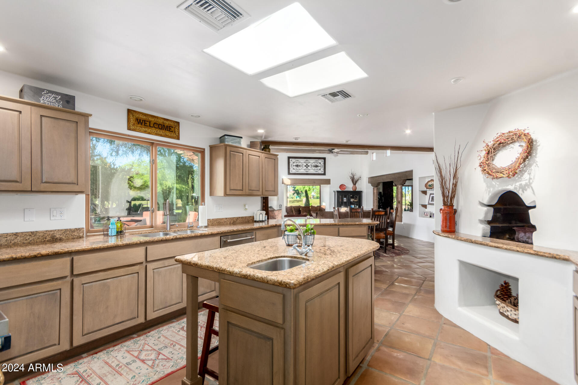 12012 N OAKHURST Way