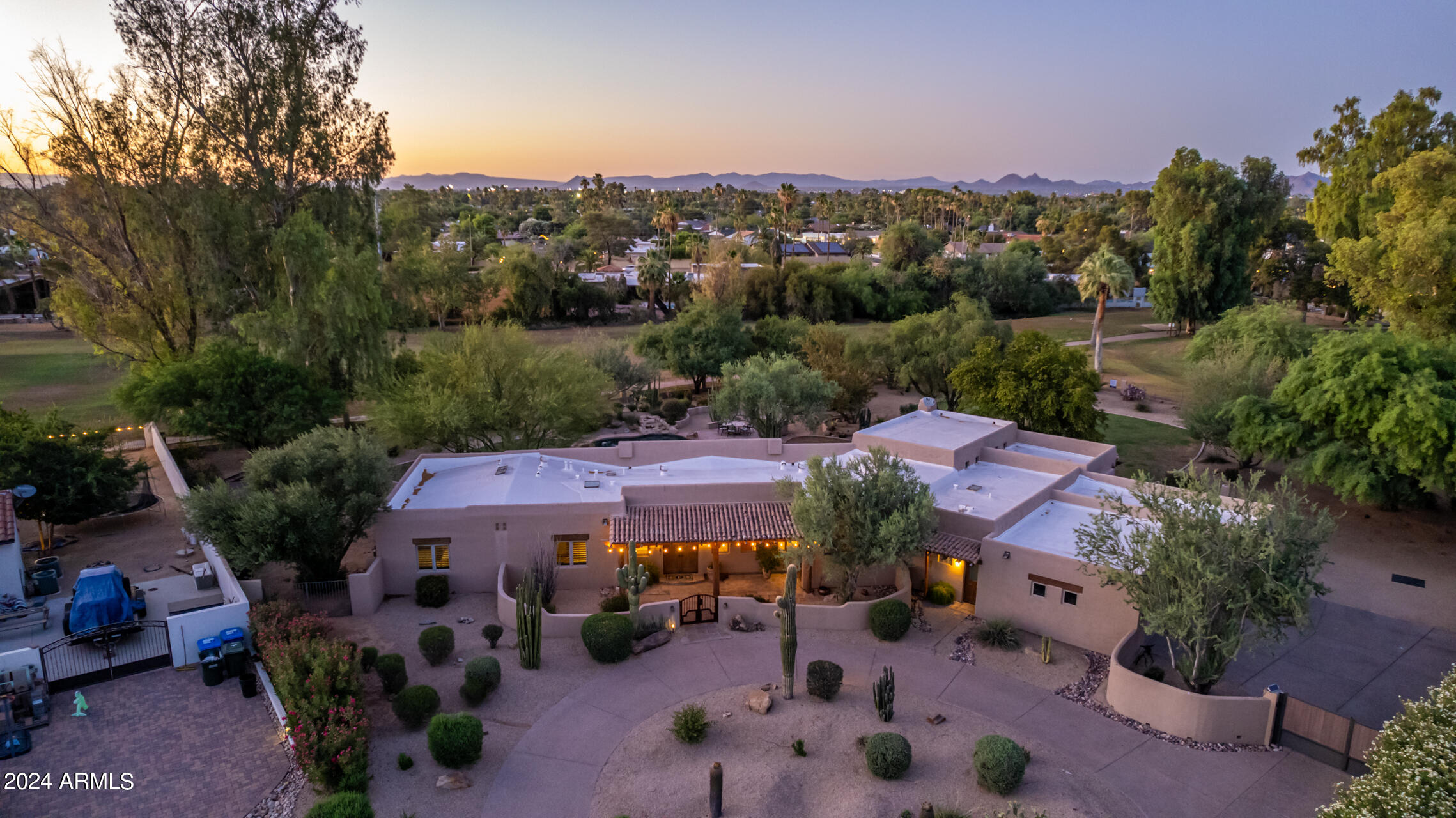 12012 N OAKHURST Way