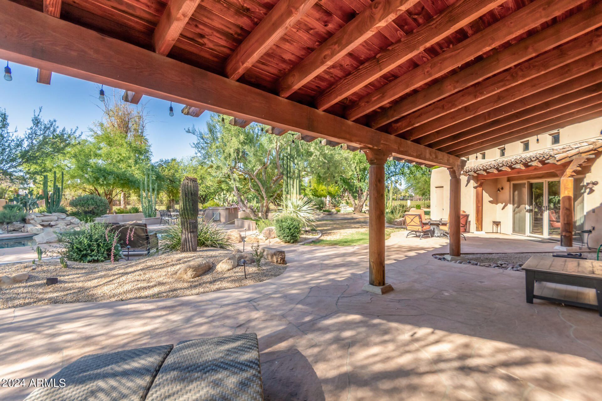 12012 N OAKHURST Way