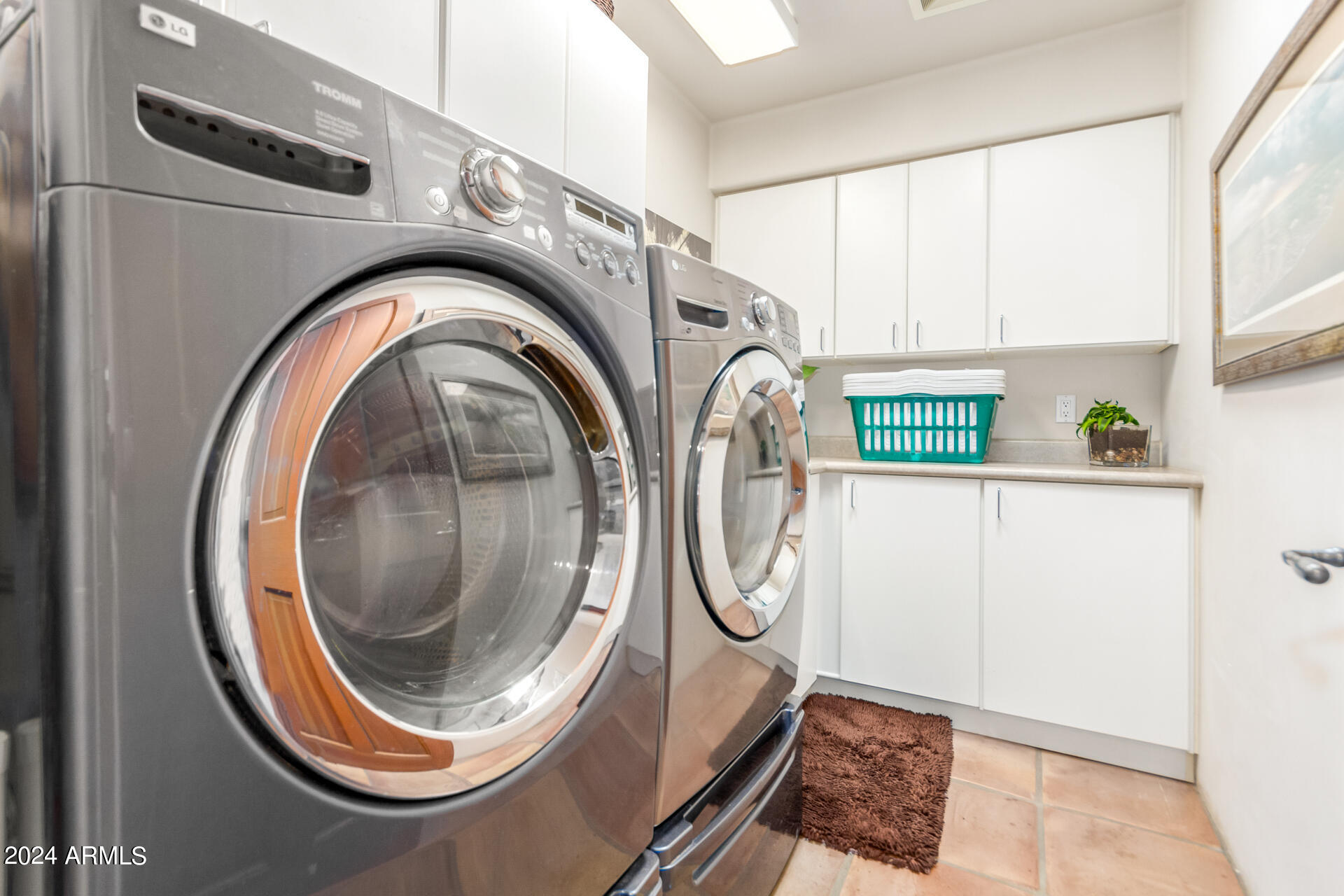 12012 N OAKHURST Way