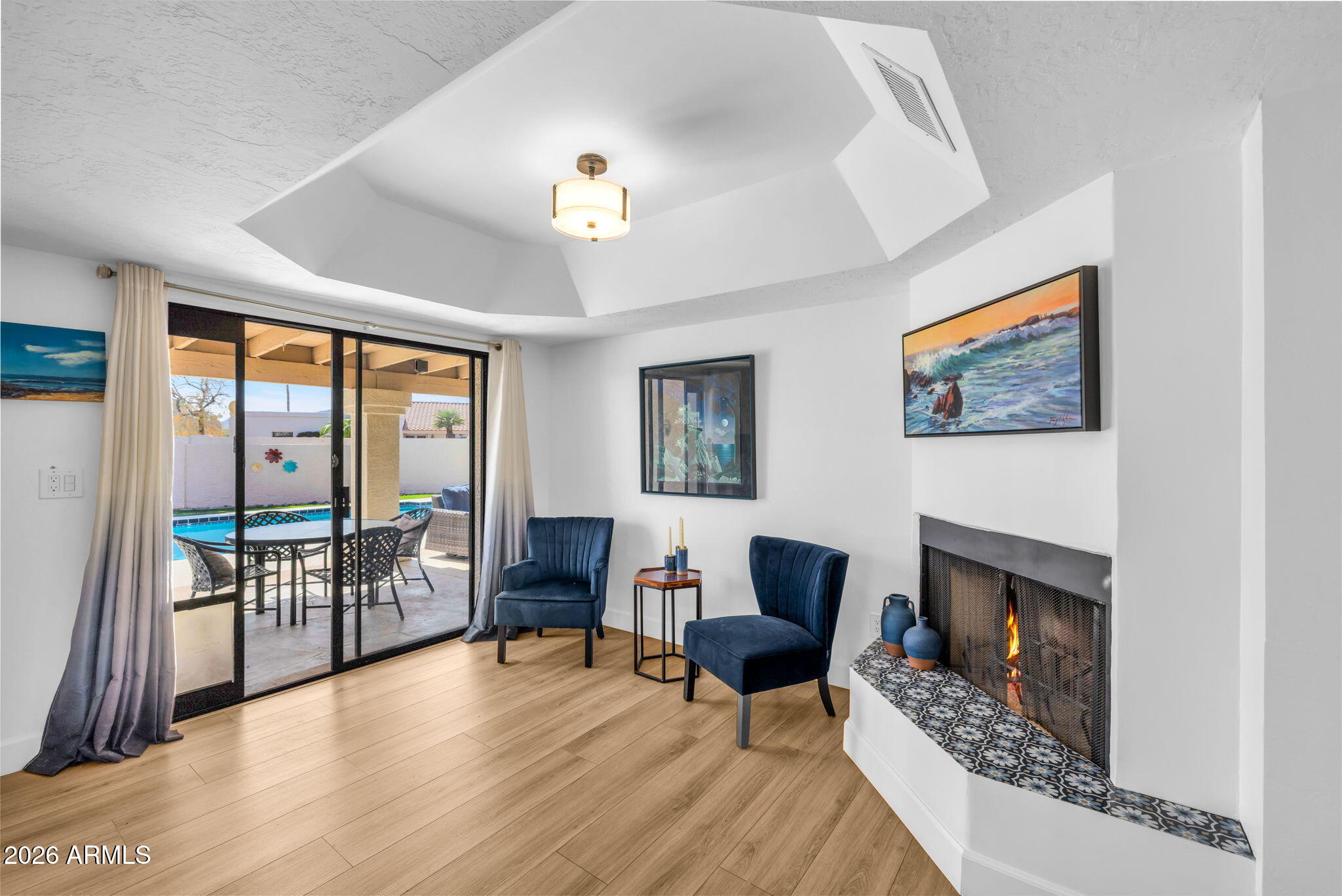 5013 E CHOLLA Street