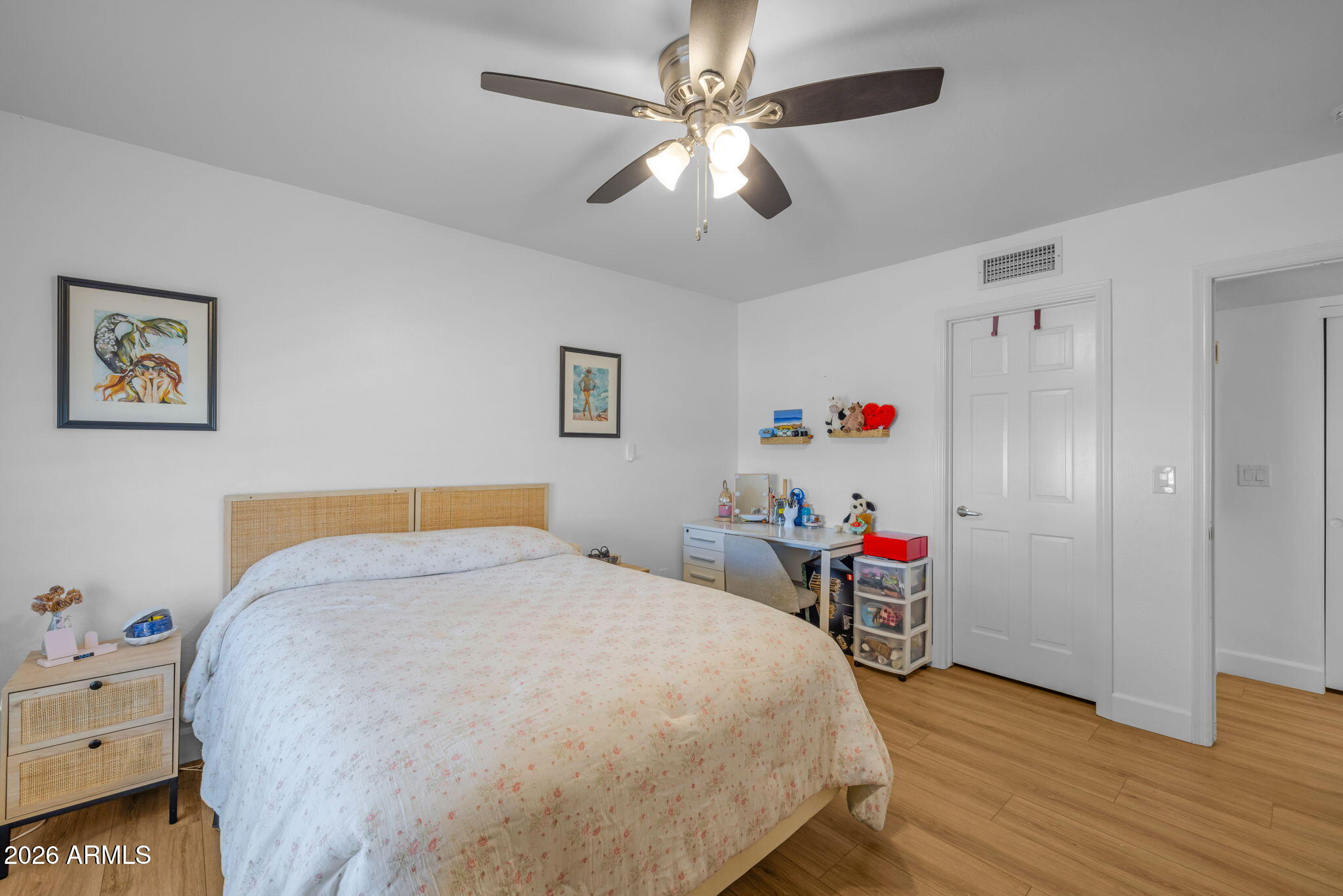 5013 E CHOLLA Street