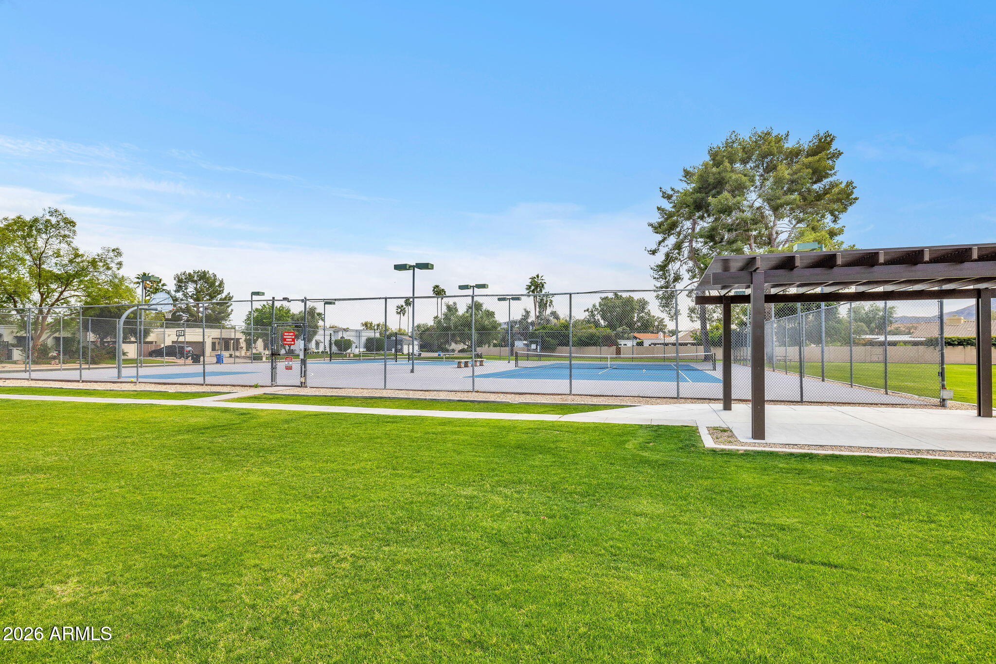 5013 E CHOLLA Street