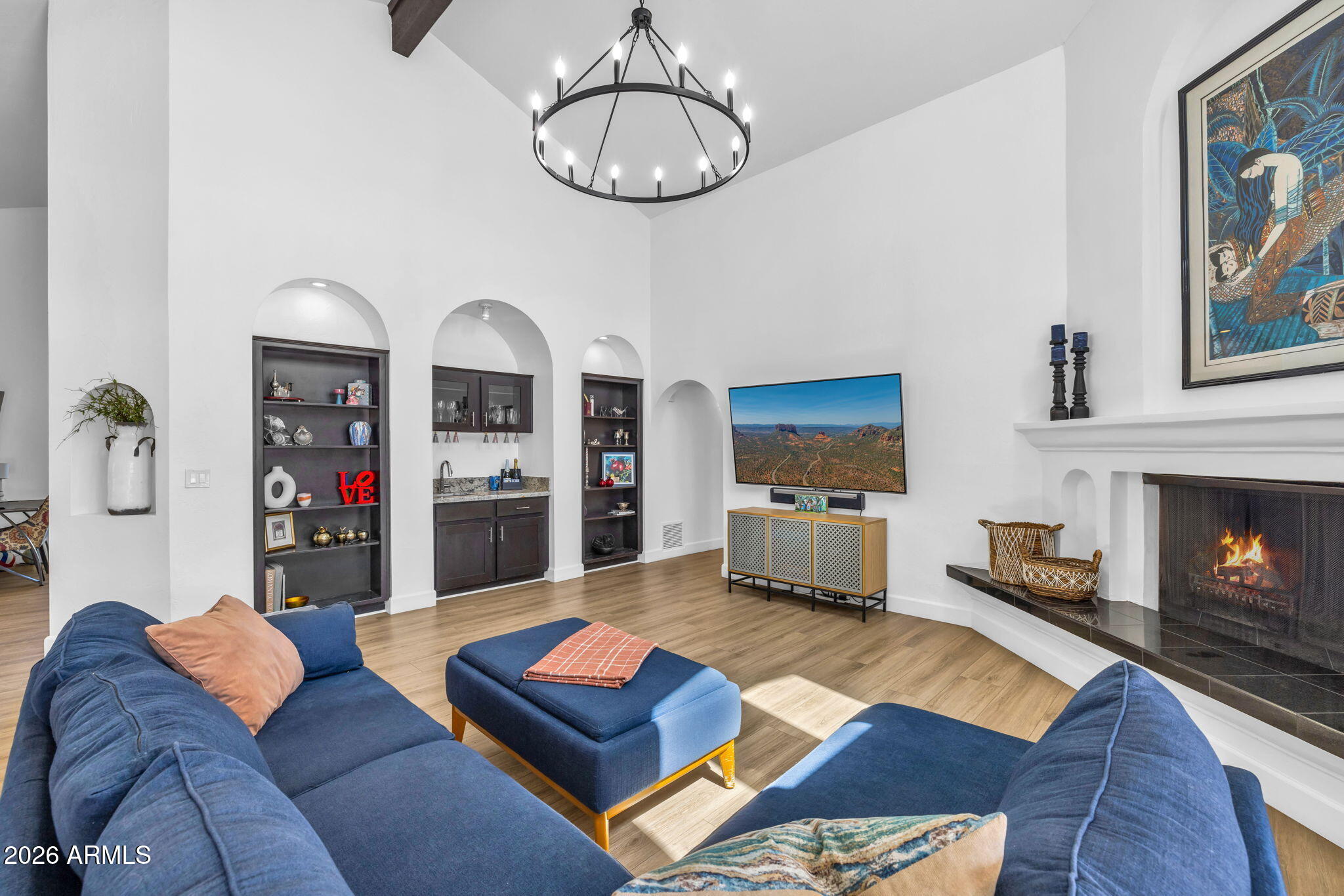 5013 E CHOLLA Street