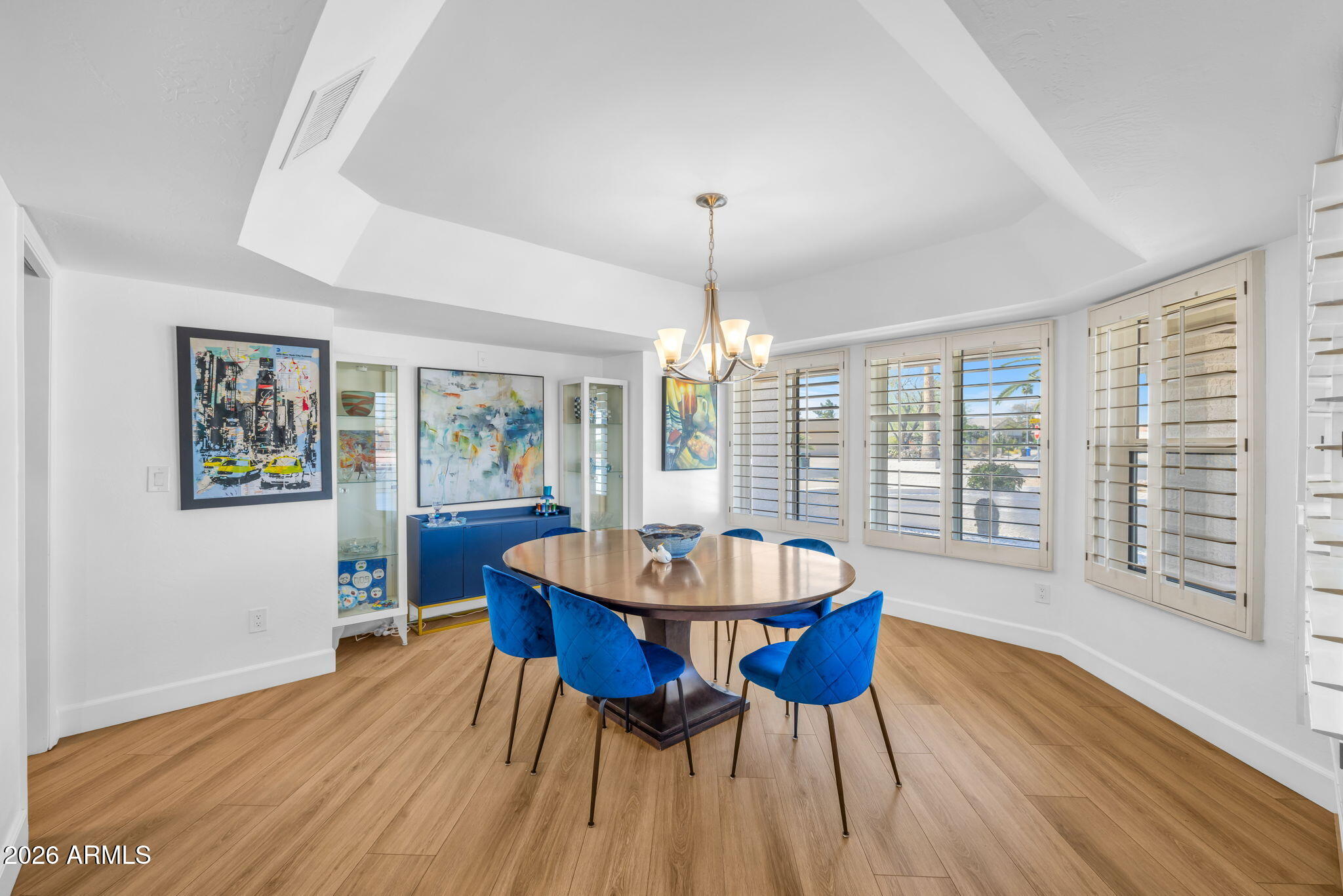 5013 E CHOLLA Street