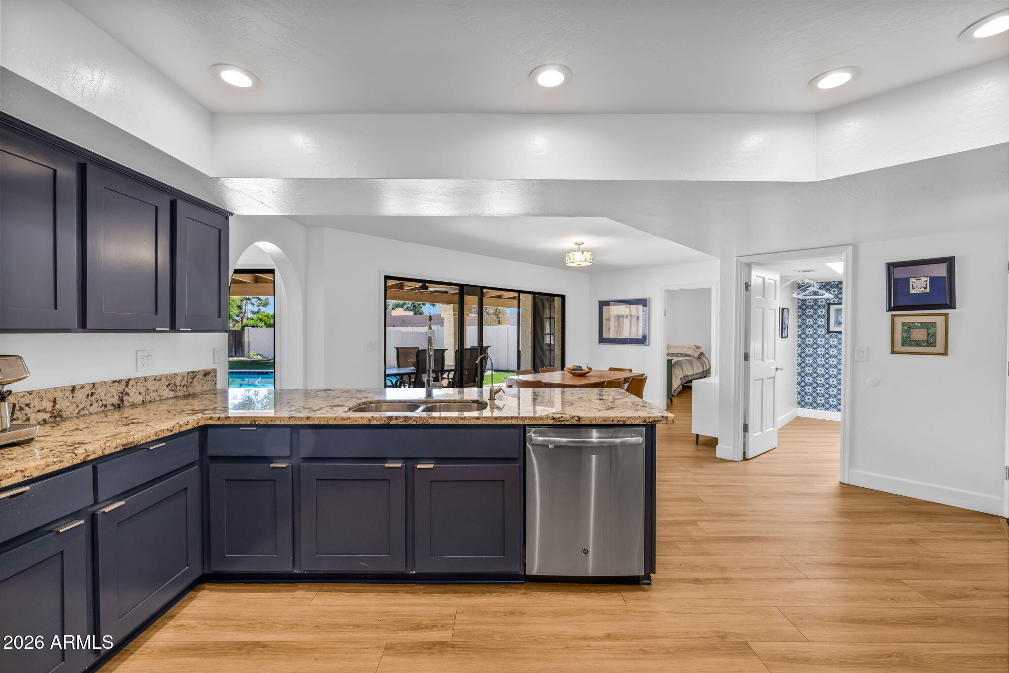 5013 E CHOLLA Street