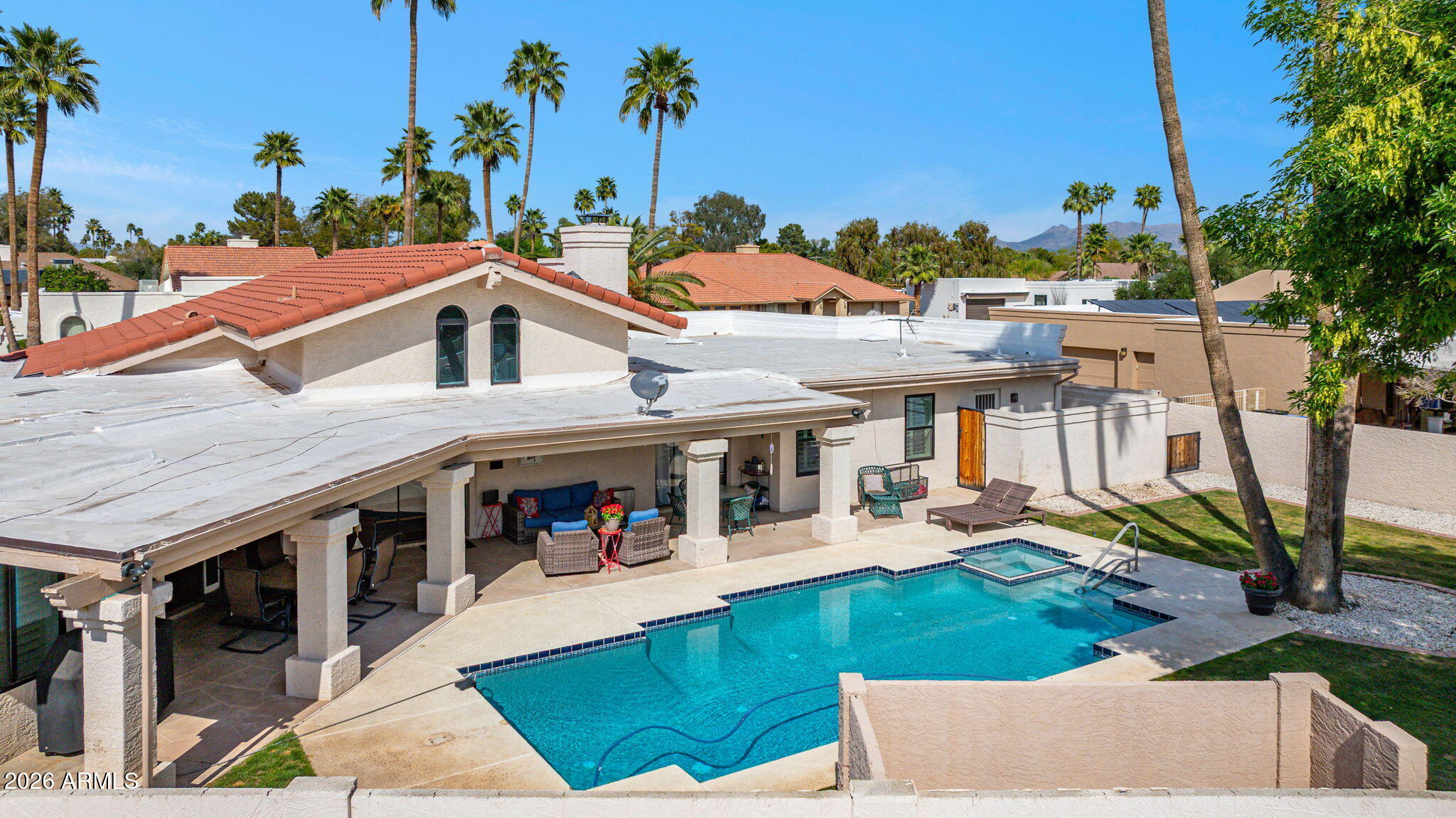 5013 E CHOLLA Street