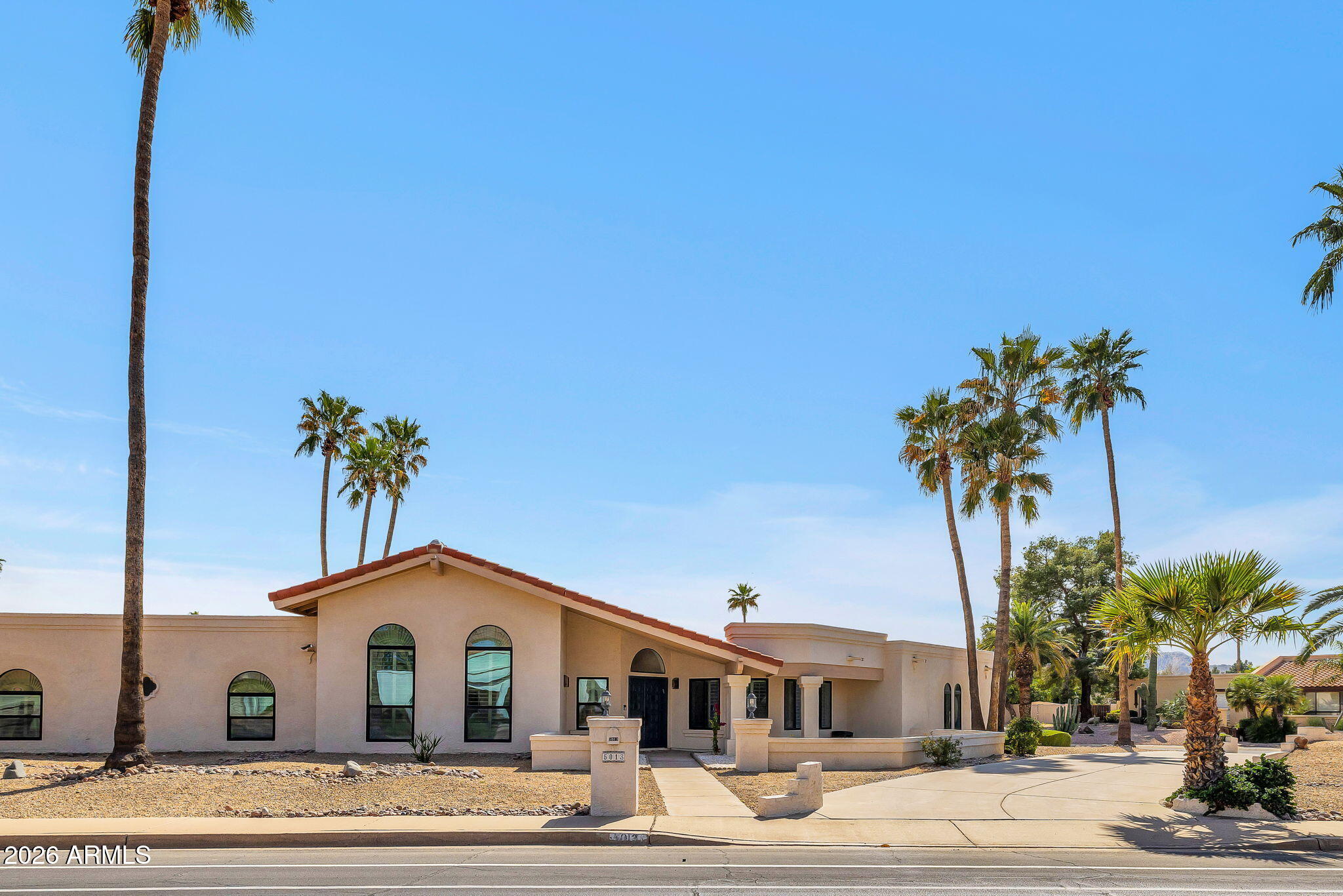 5013 E CHOLLA Street