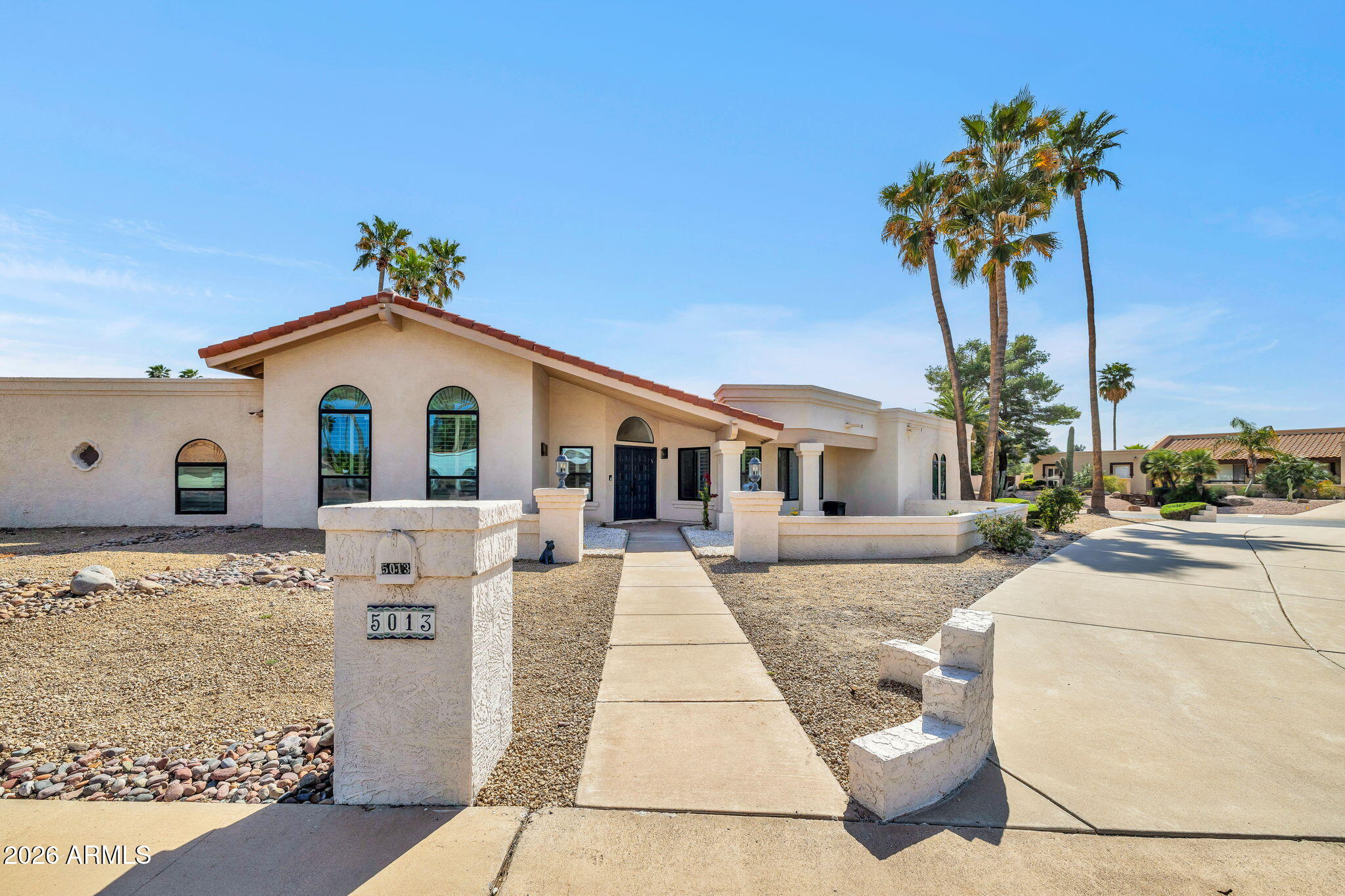 5013 E CHOLLA Street