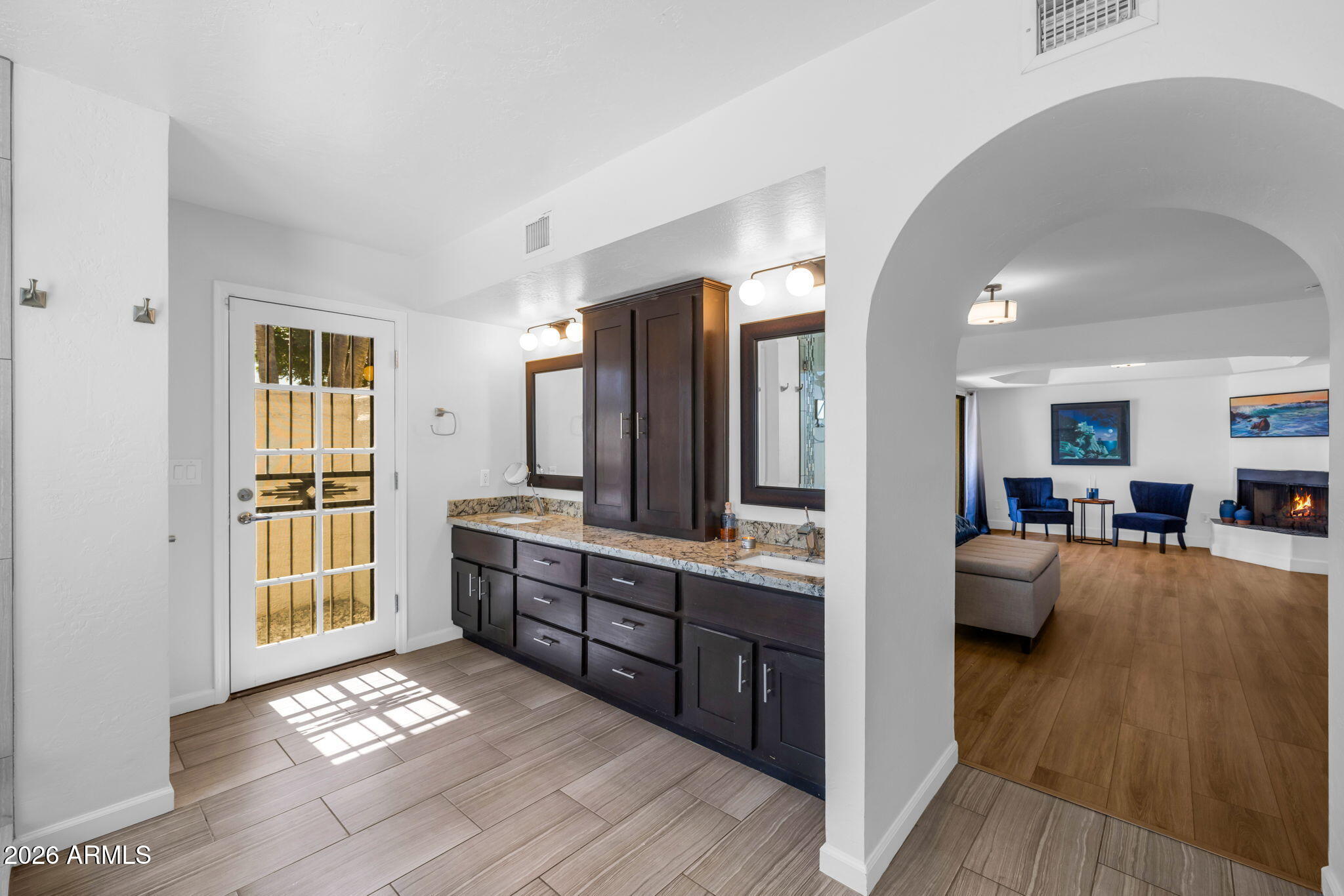 5013 E CHOLLA Street