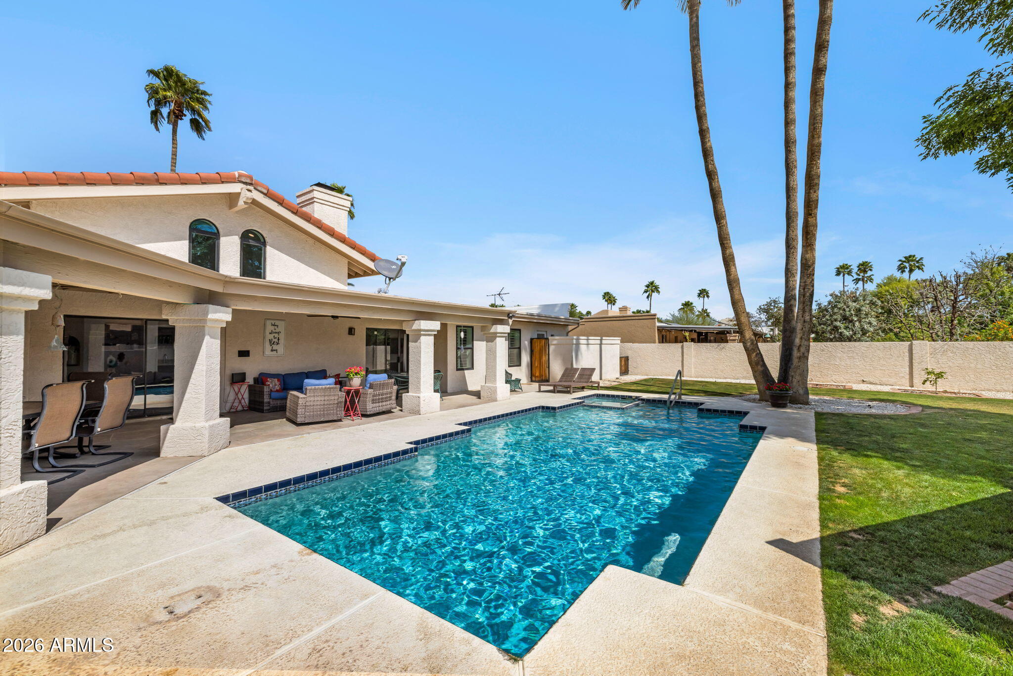 5013 E CHOLLA Street