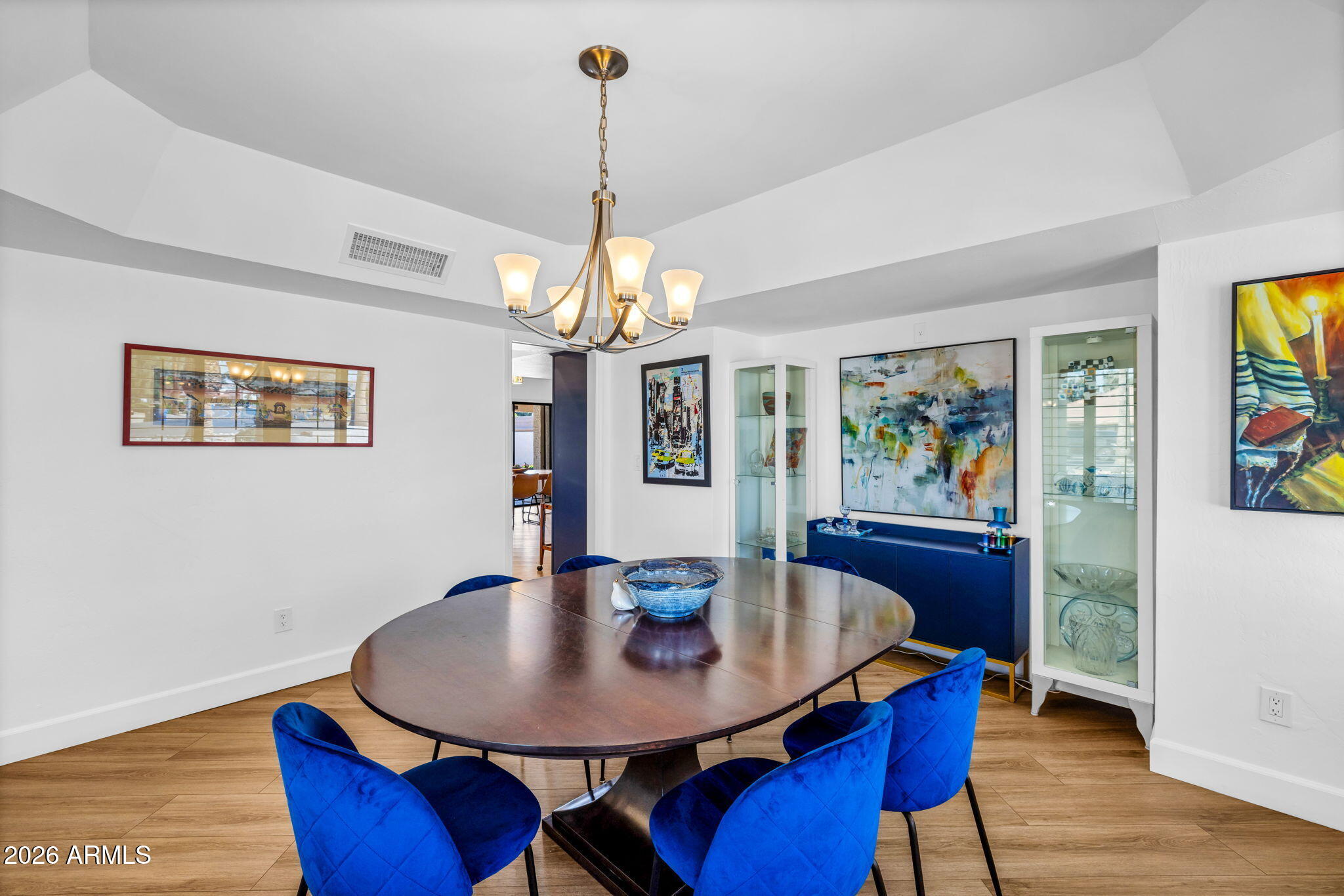 5013 E CHOLLA Street