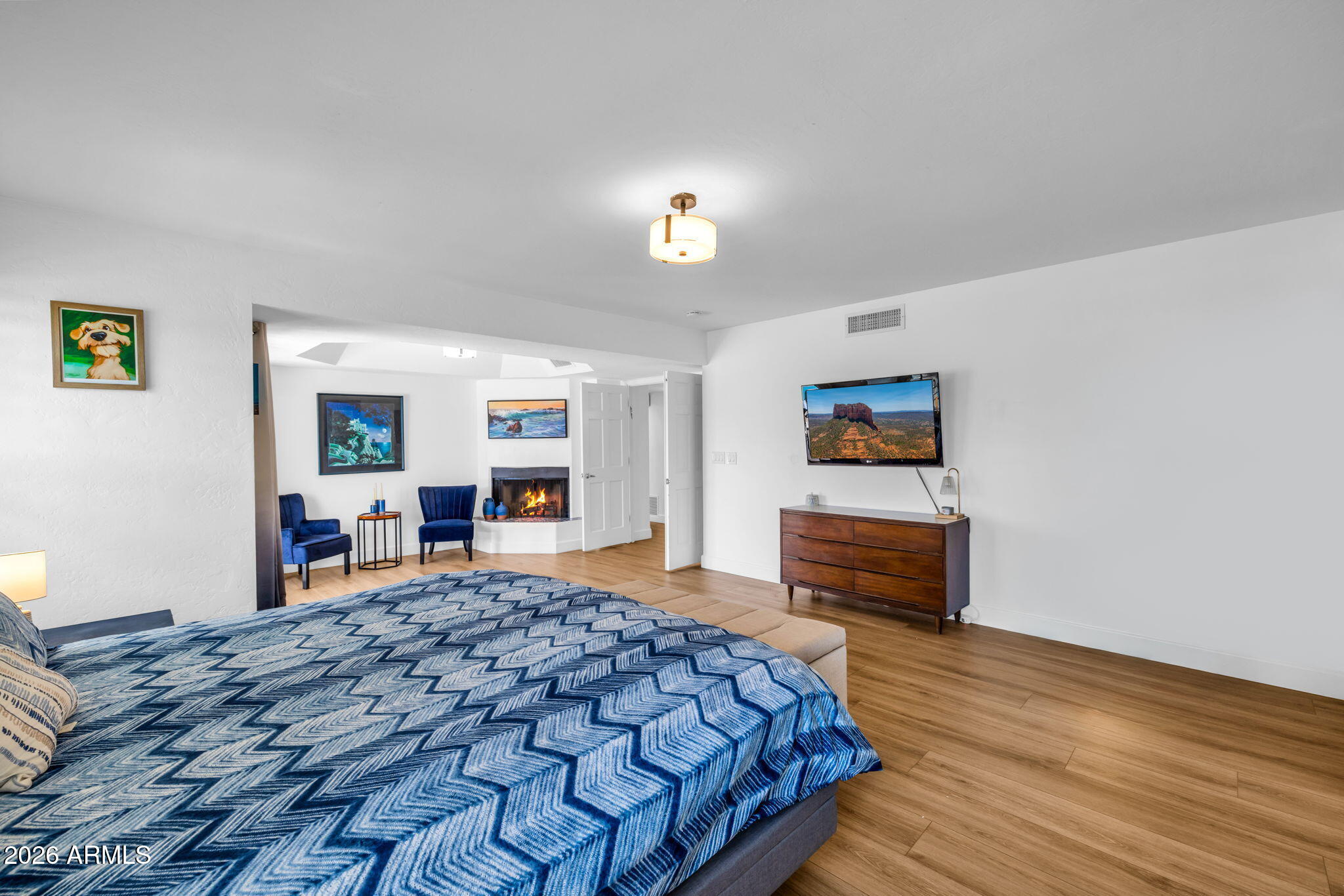 5013 E CHOLLA Street