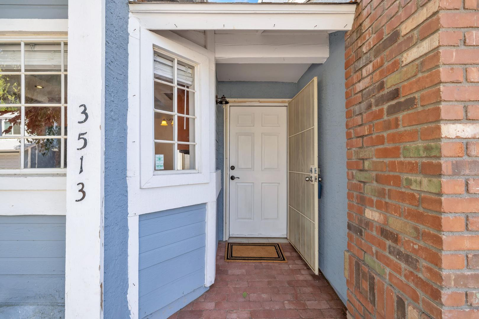 3513 E Le Marche Avenue