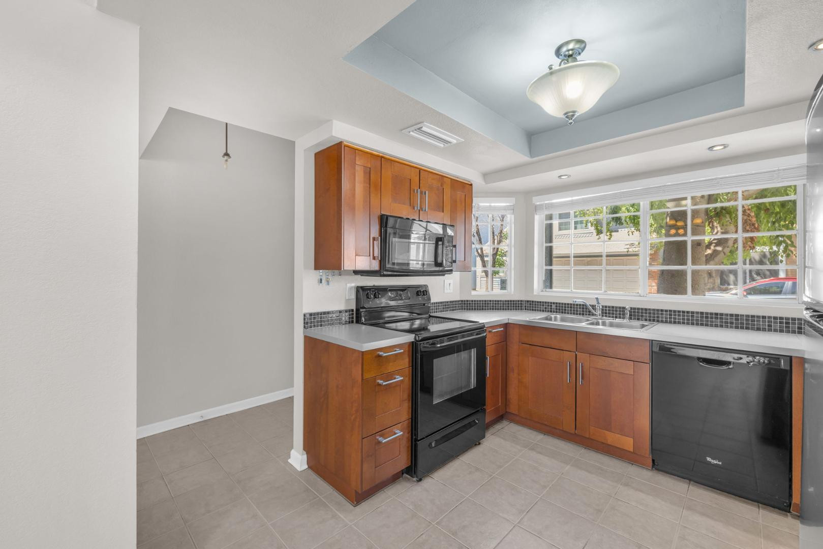 3513 E Le Marche Avenue