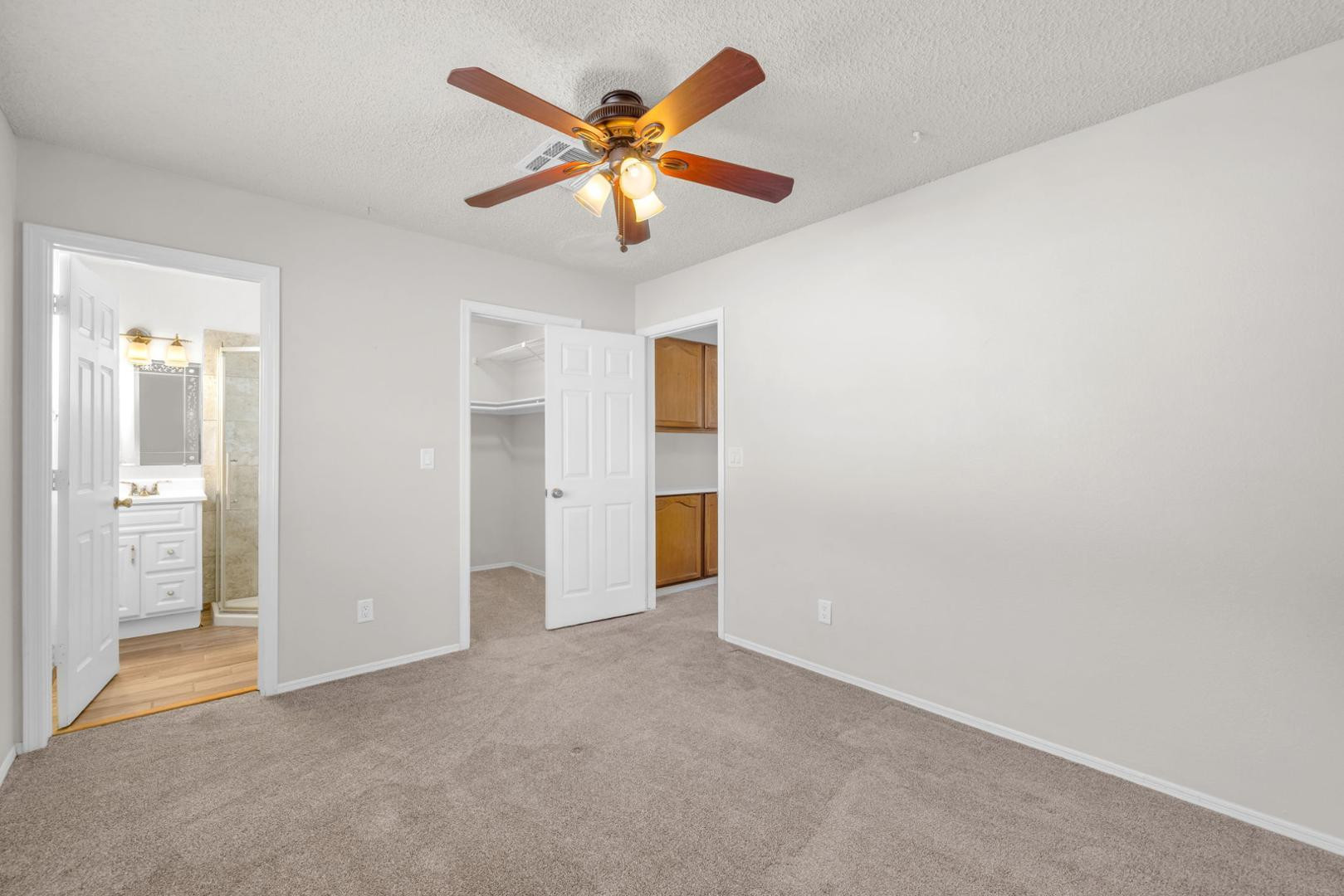 3513 E Le Marche Avenue