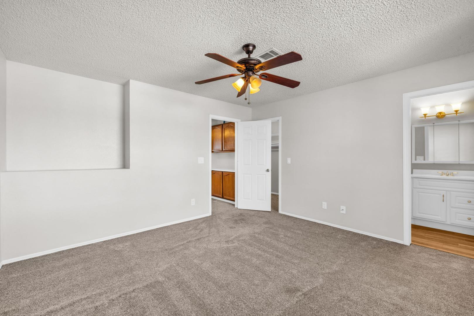 3513 E Le Marche Avenue