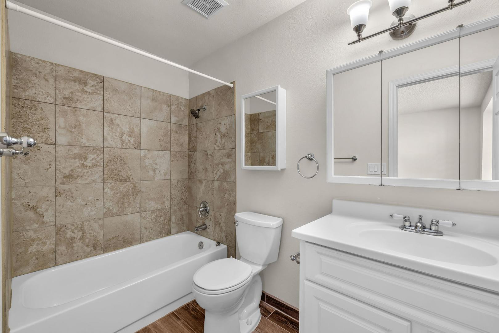 3513 E Le Marche Avenue