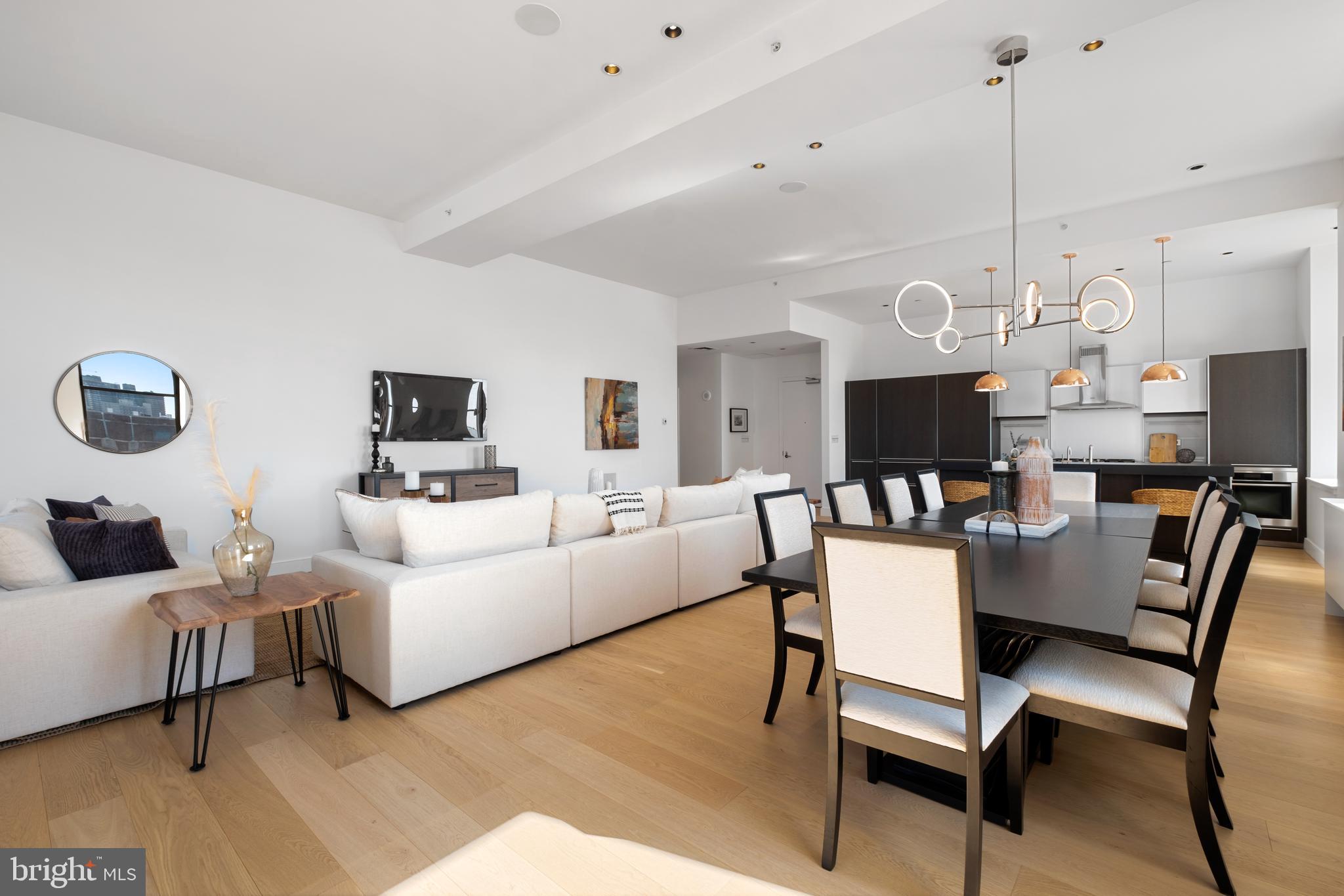 210 W Washington SQUARE Unit: 12NW