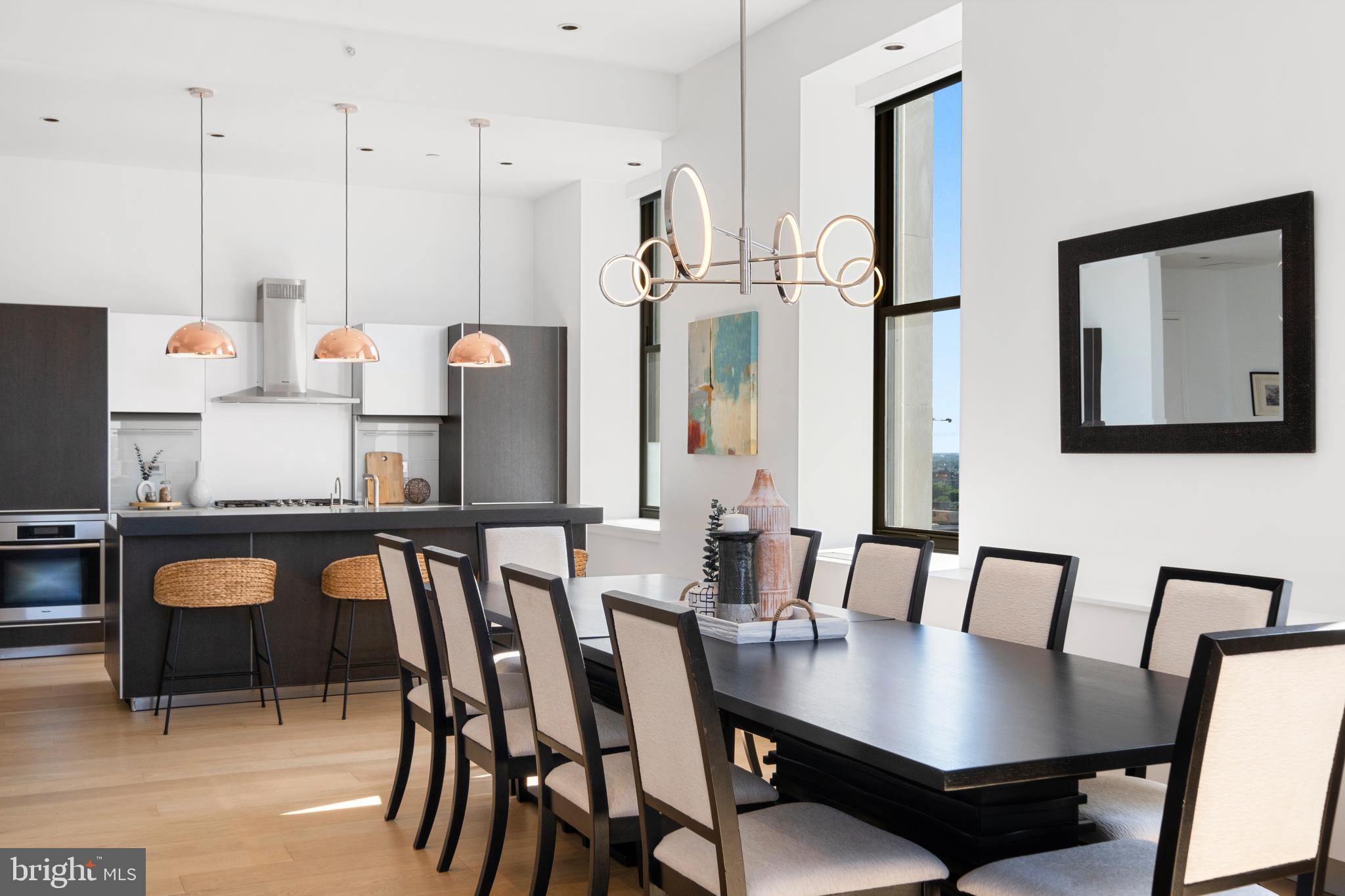 210 W Washington SQUARE Unit: 12NW