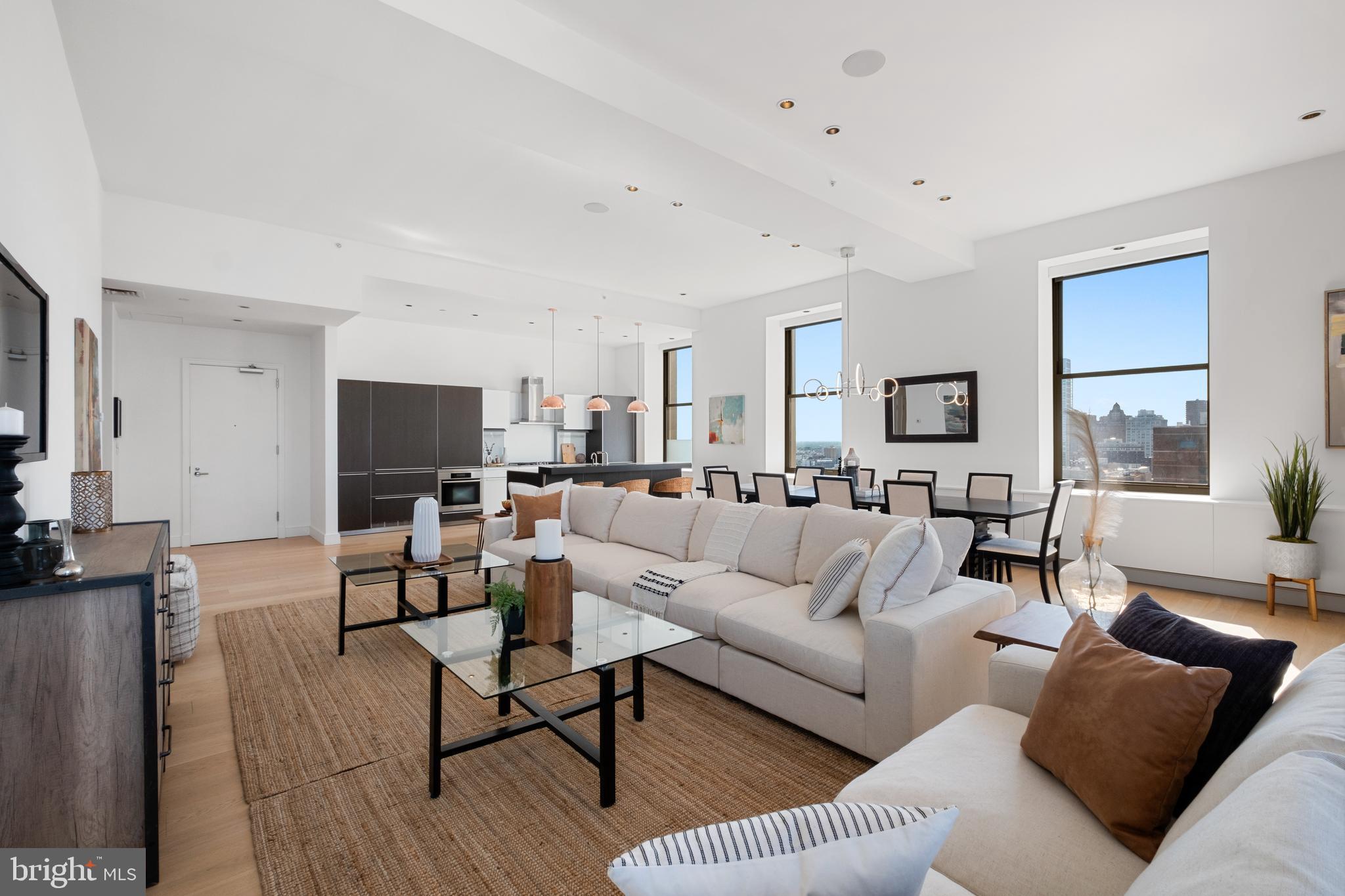 210 W Washington SQUARE Unit: 12NW