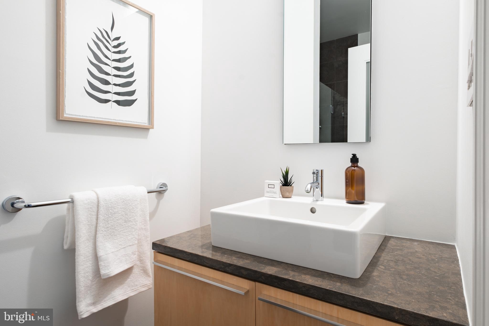 210 W Washington SQUARE Unit: 12NW