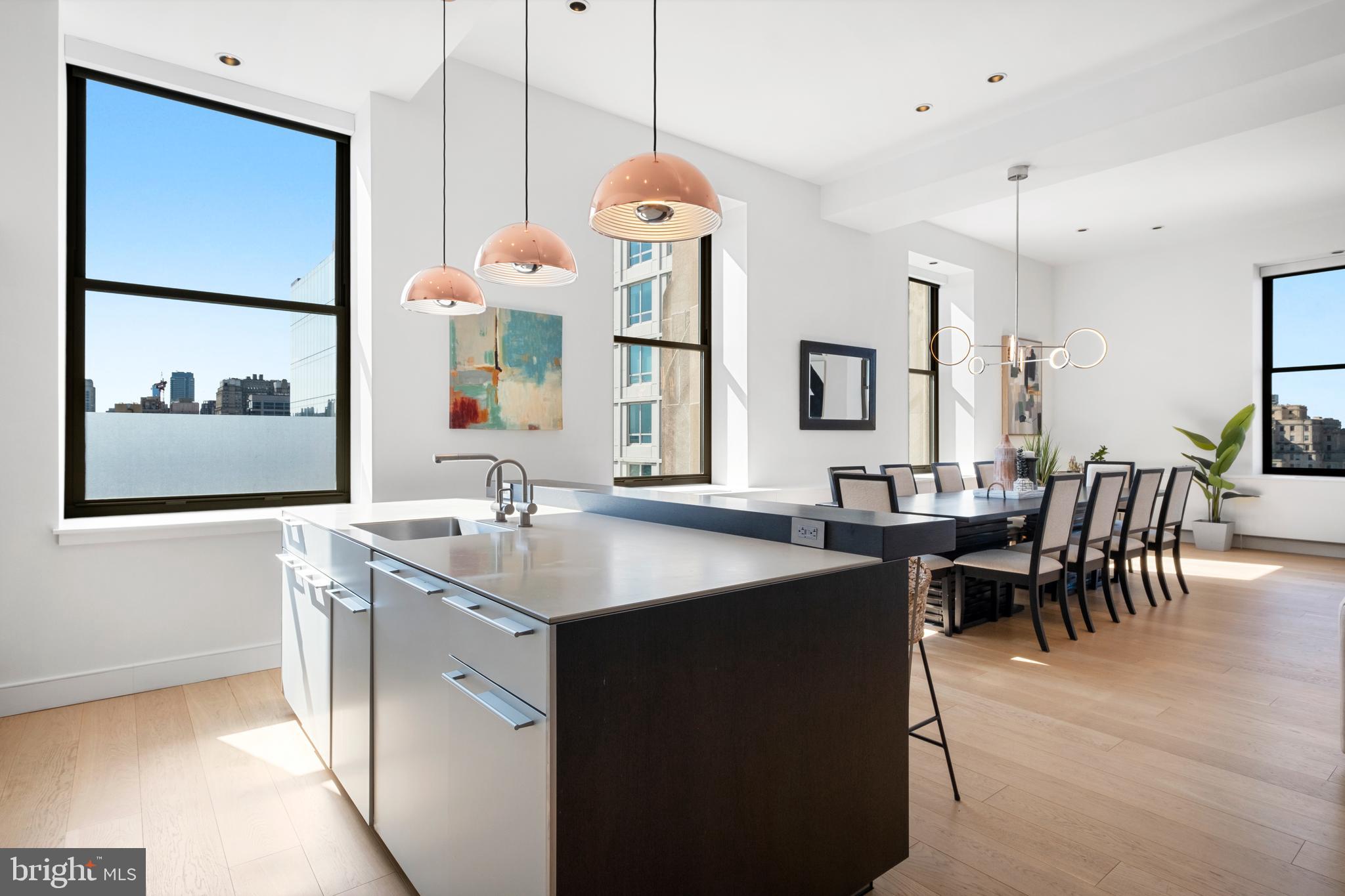 210 W Washington SQUARE Unit: 12NW
