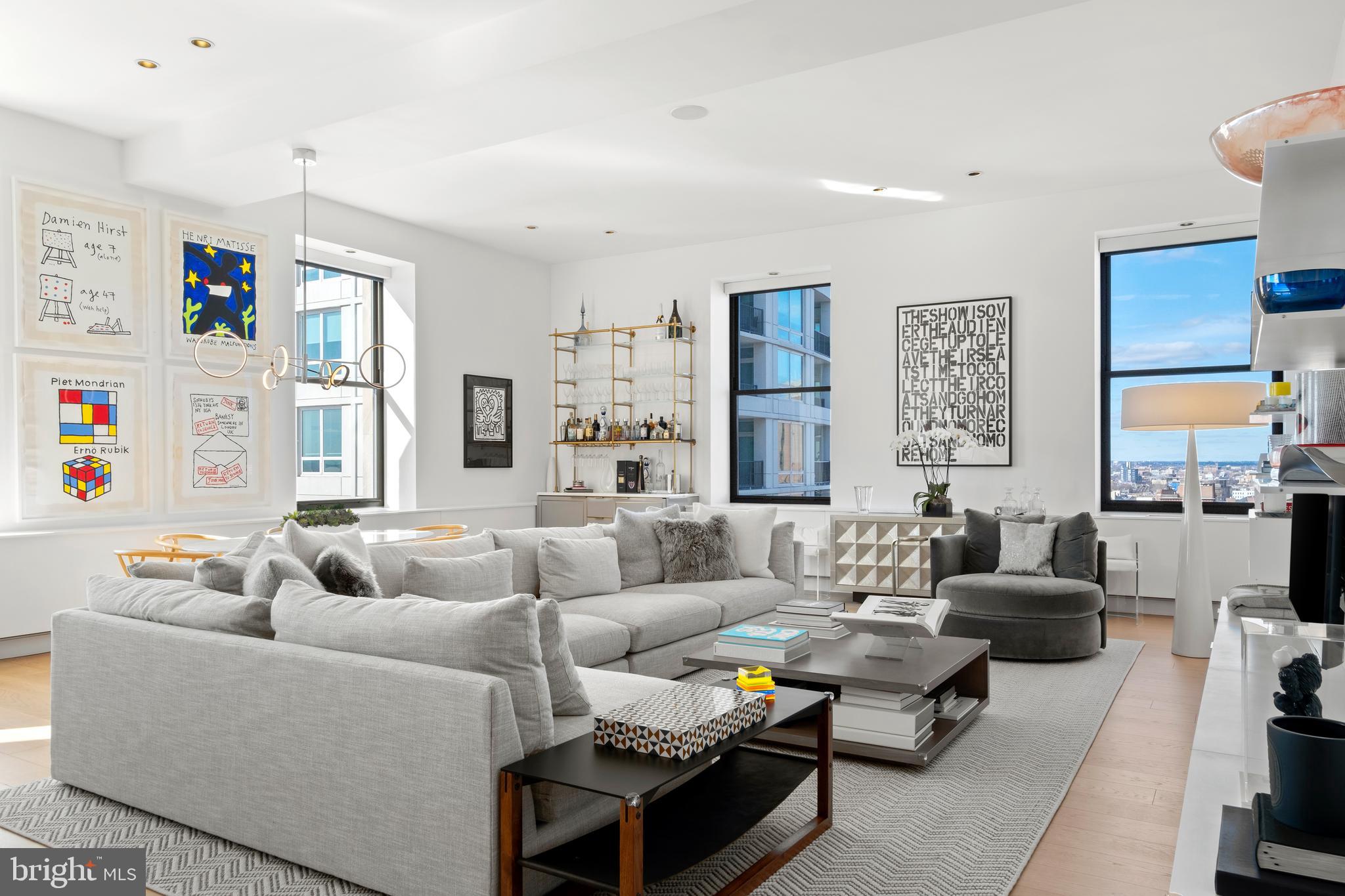 210 W Washington SQUARE Unit: 12NW