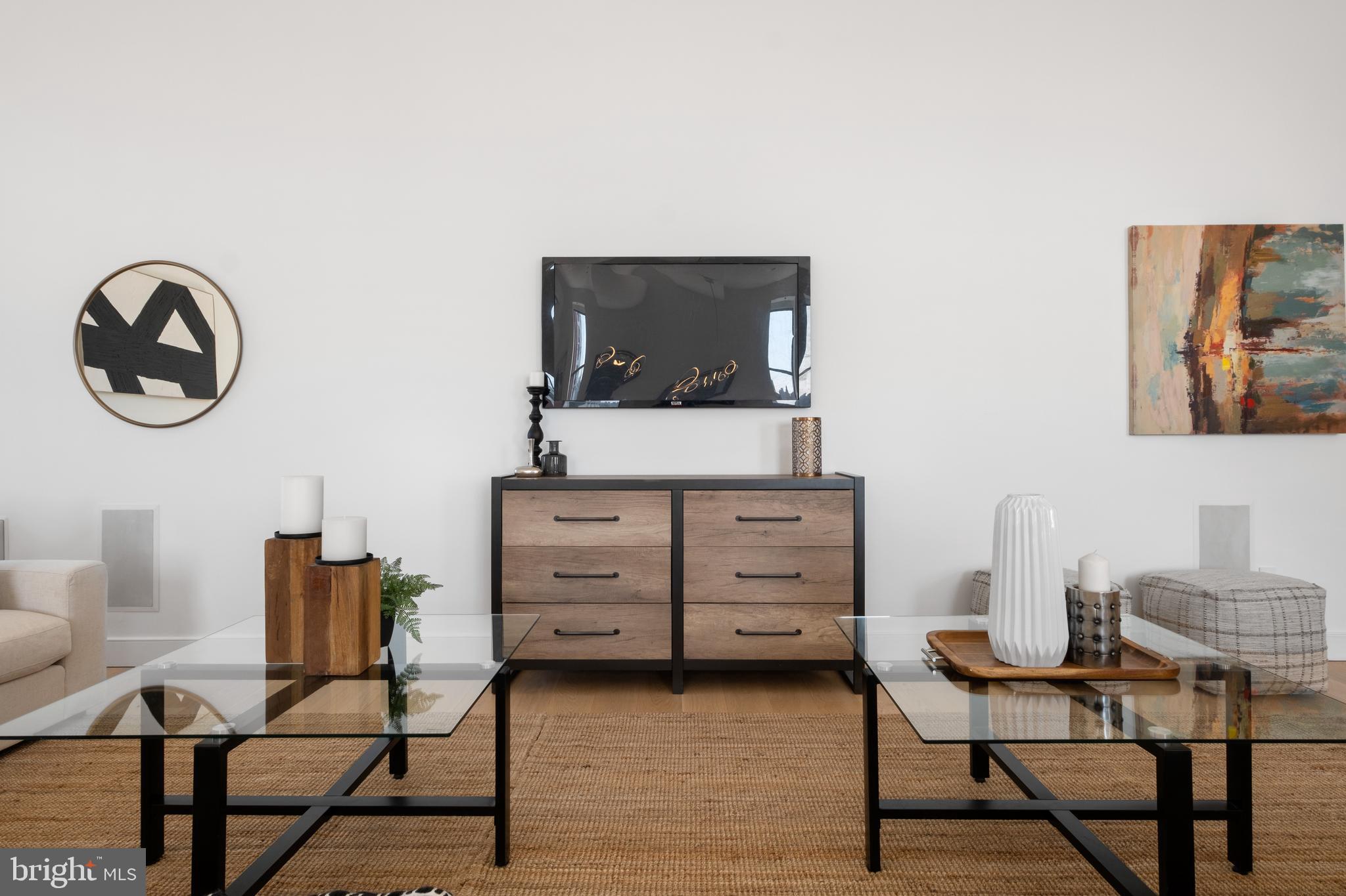 210 W Washington SQUARE Unit: 12NW
