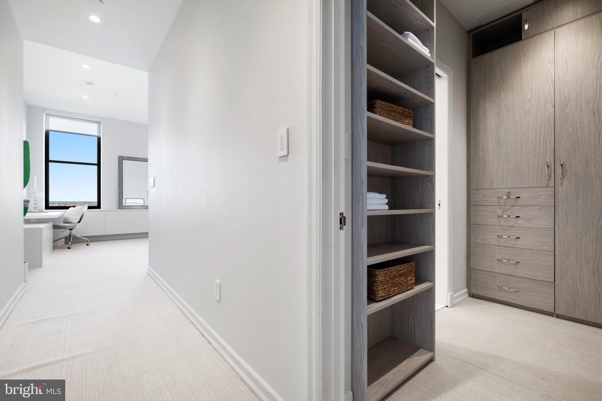 210 W Washington SQUARE Unit: 12NW