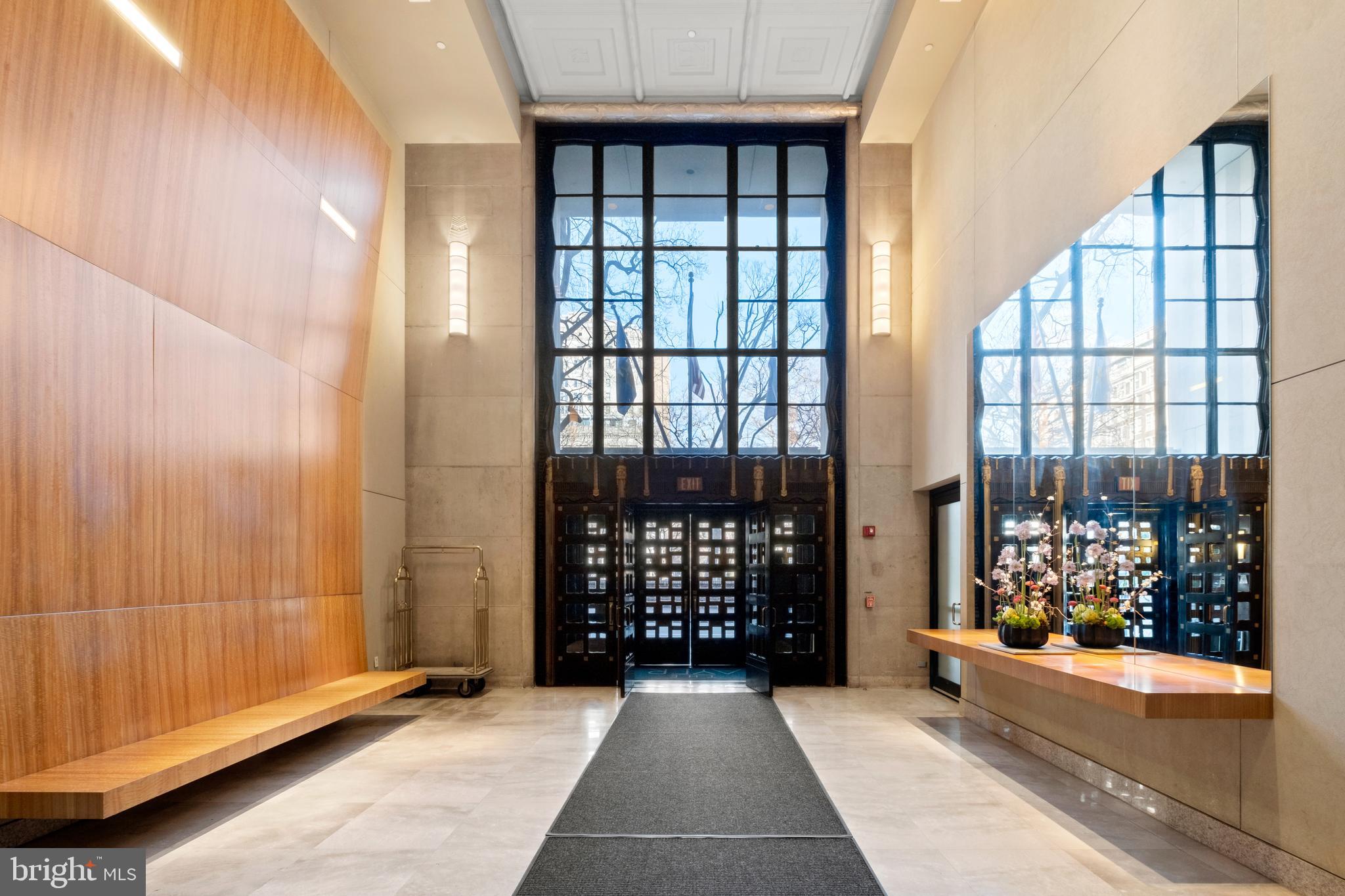 210 W Washington SQUARE Unit: 12NW