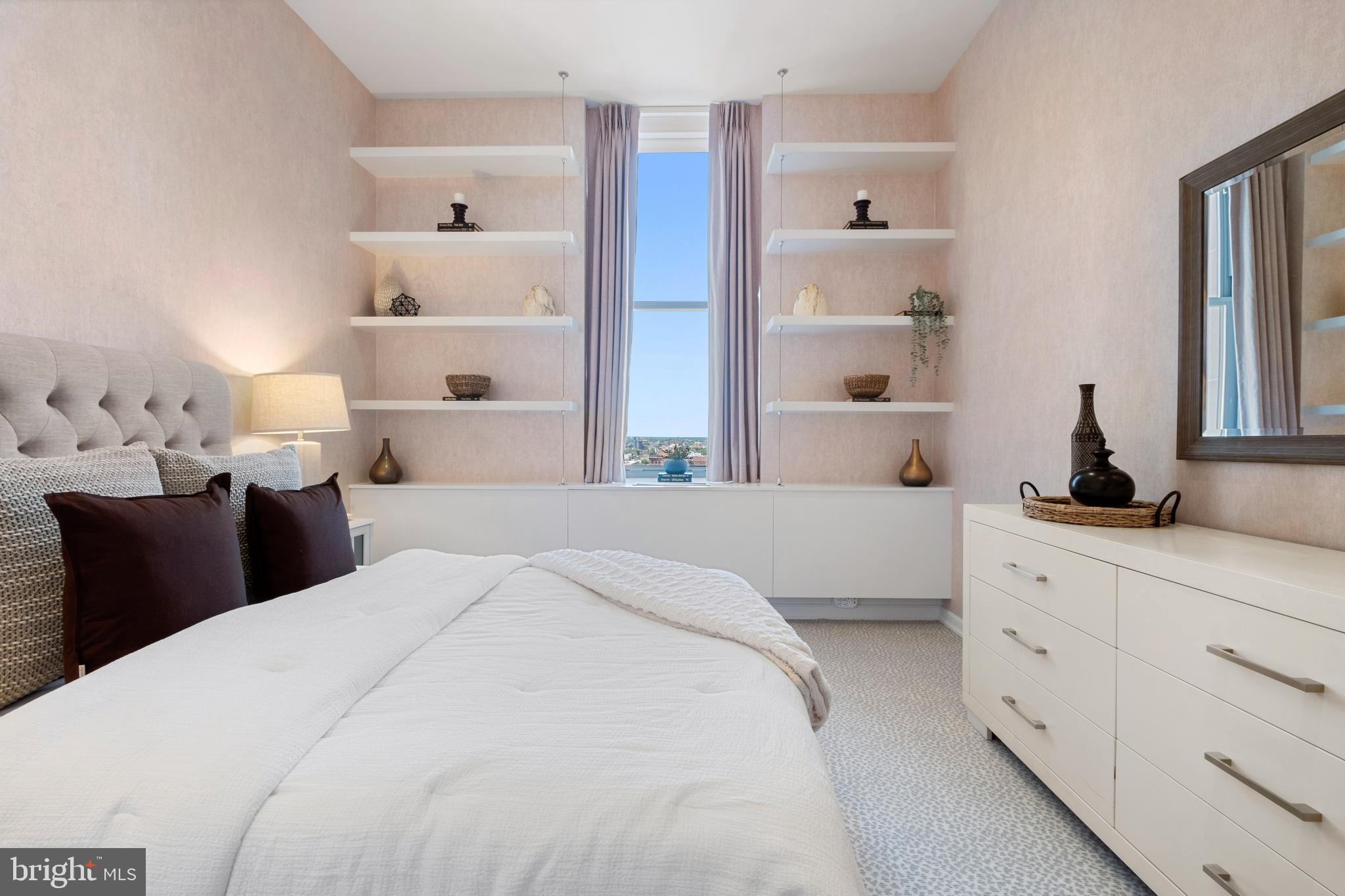210 W Washington SQUARE Unit: 12NW