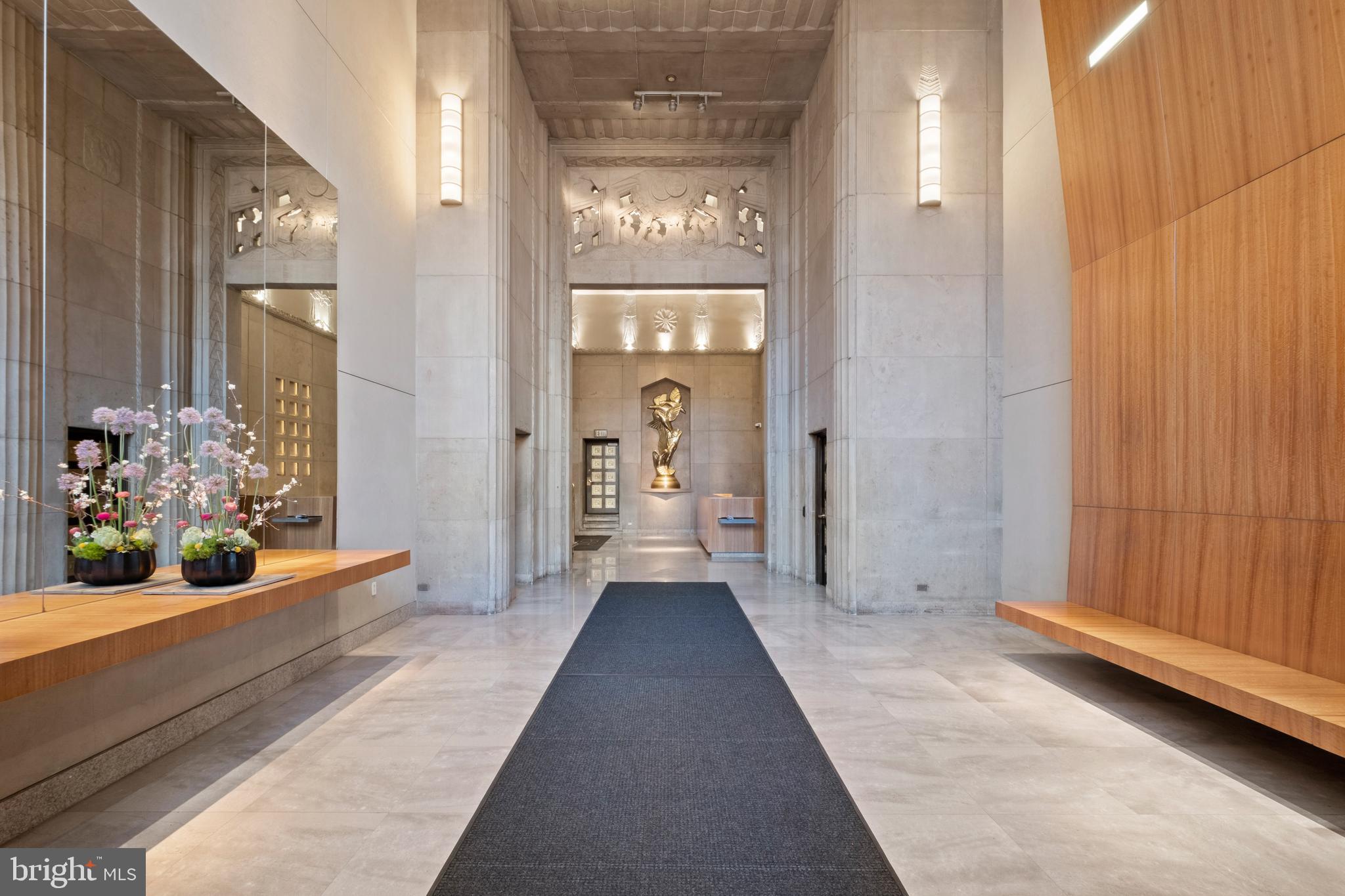 210 W Washington SQUARE Unit: 12NW