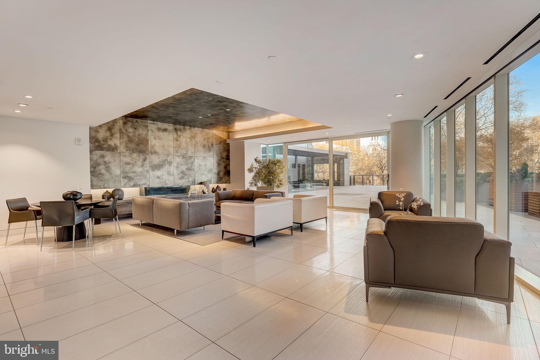 500 Walnut STREET Unit: 601