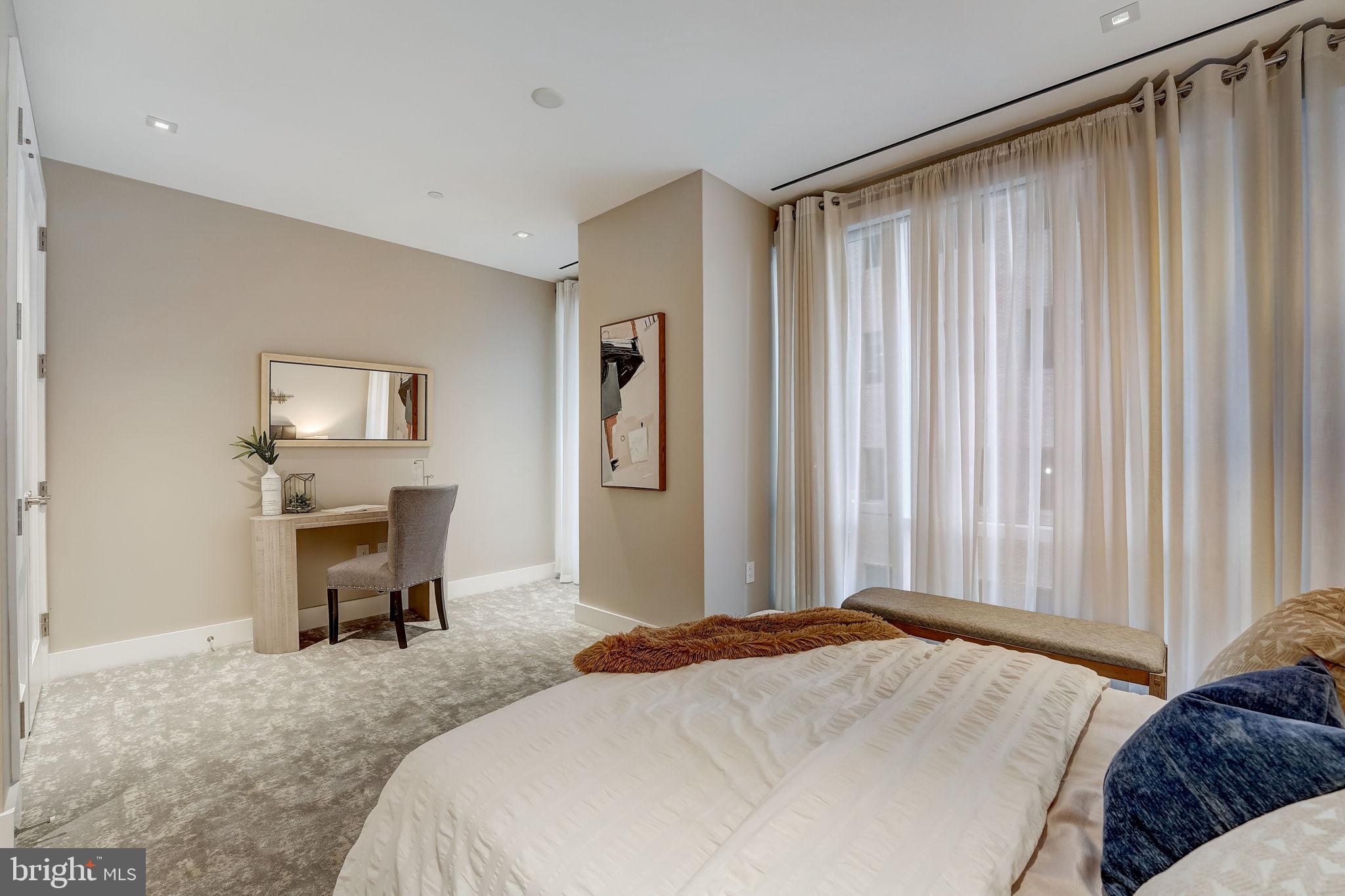 500 Walnut STREET Unit: 601