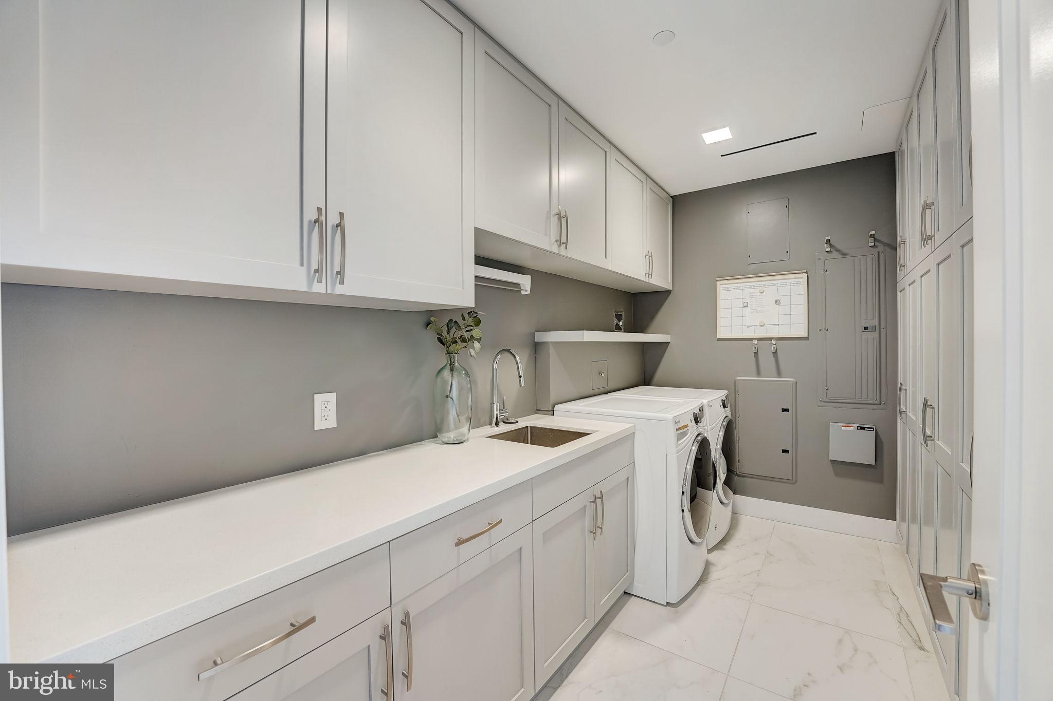 500 Walnut STREET Unit: 601