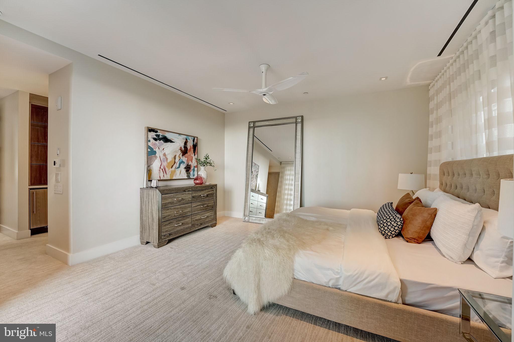 500 Walnut STREET Unit: 601