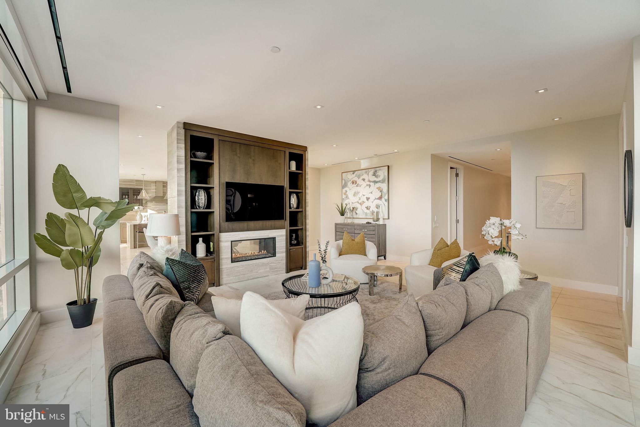 500 Walnut STREET Unit: 601