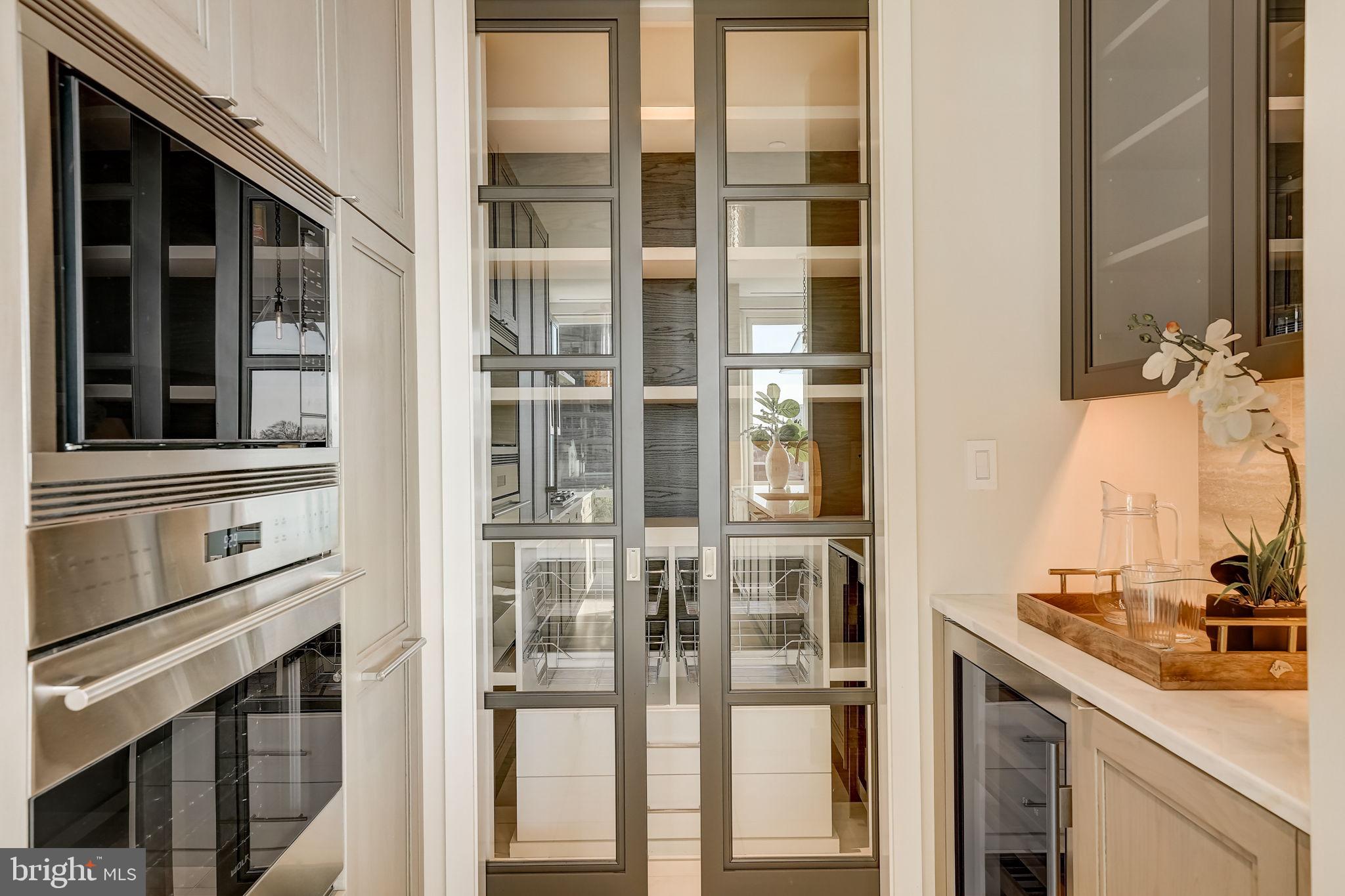 500 Walnut STREET Unit: 601