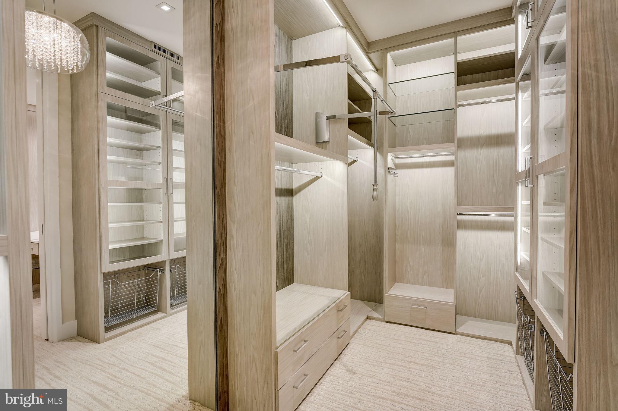 500 Walnut STREET Unit: 601