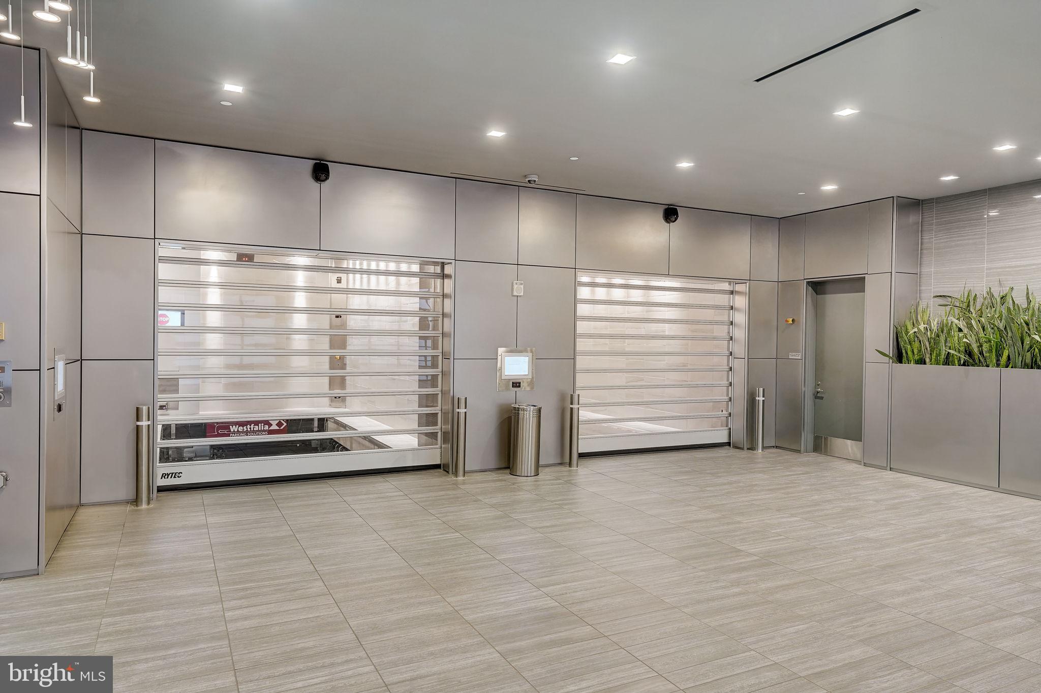 500 Walnut STREET Unit: 601