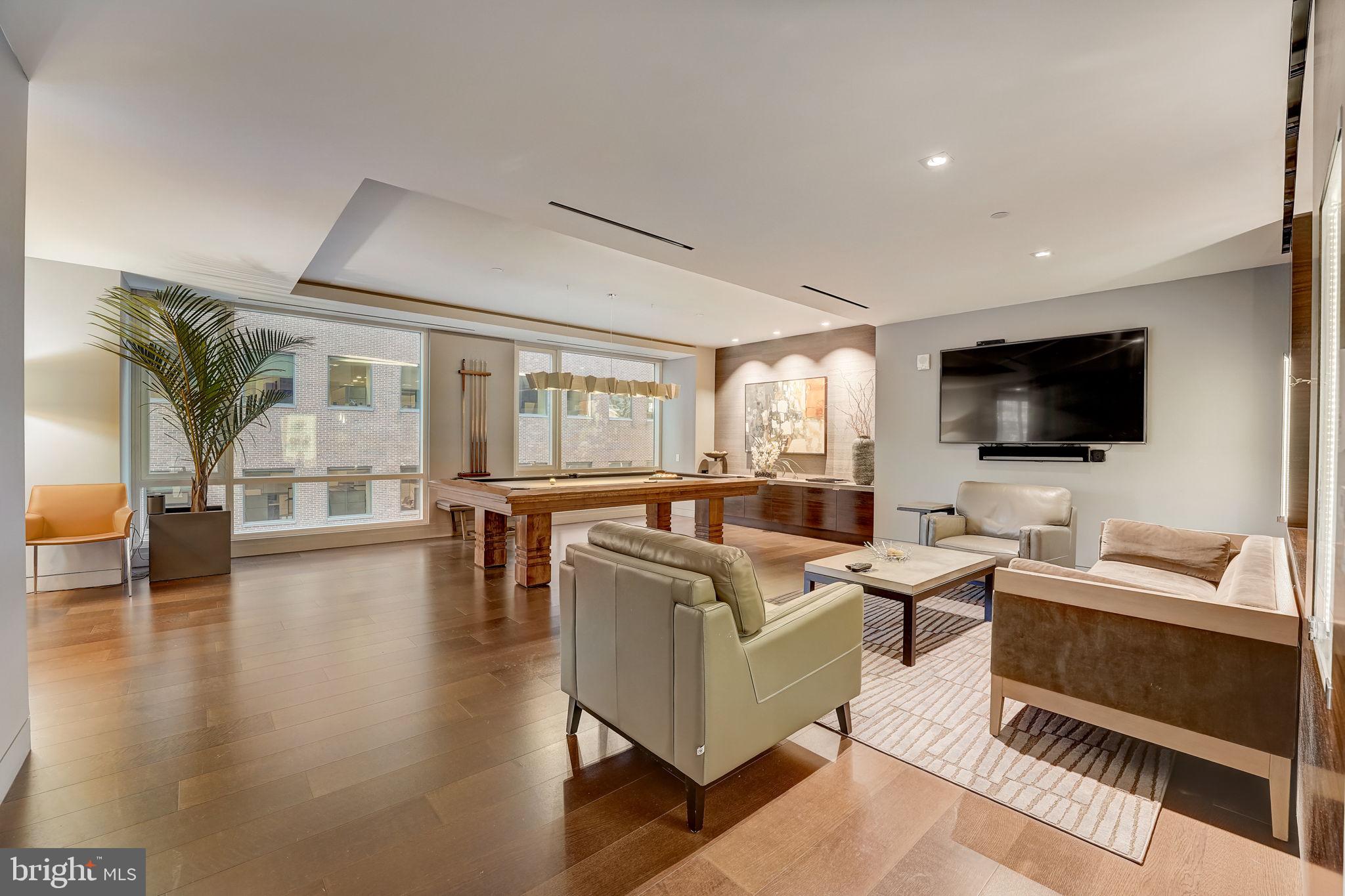 500 Walnut STREET Unit: 601