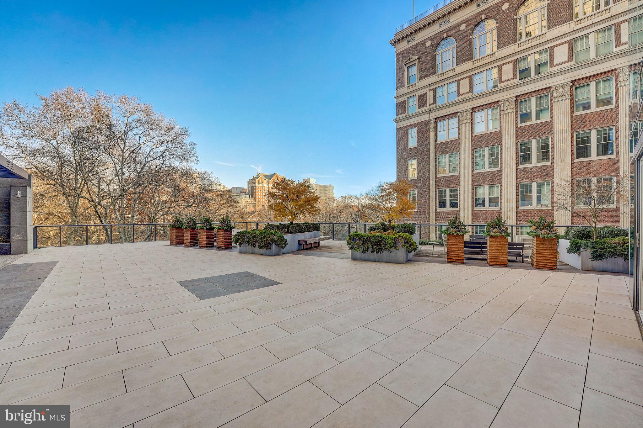 500 Walnut STREET Unit: 601