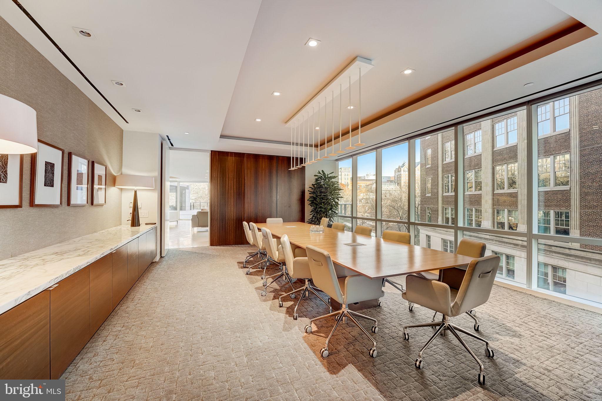 500 Walnut STREET Unit: 601