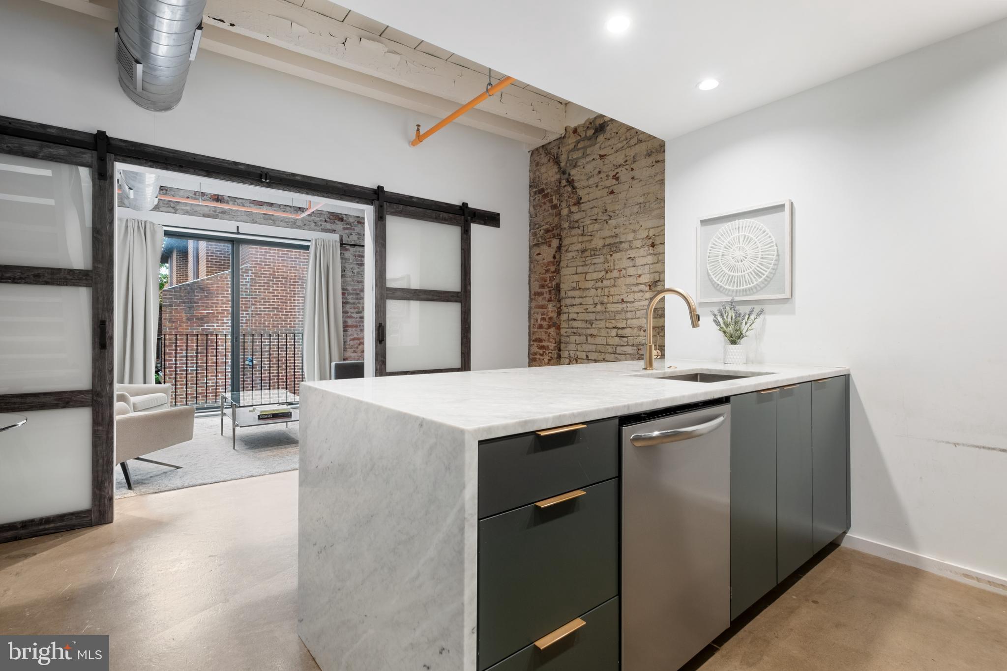 204 S Delhi STREET Unit: R4